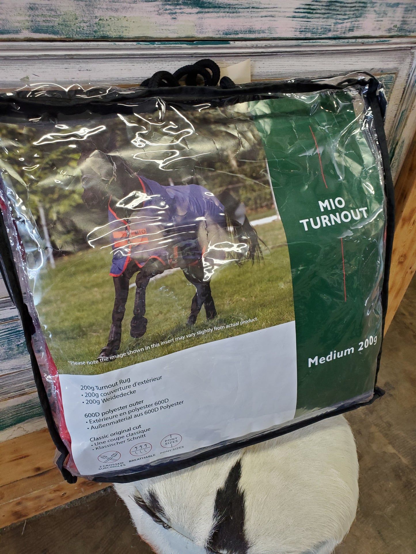 NEW Amigo Mio 200gm. Turnout - 72" ONLY