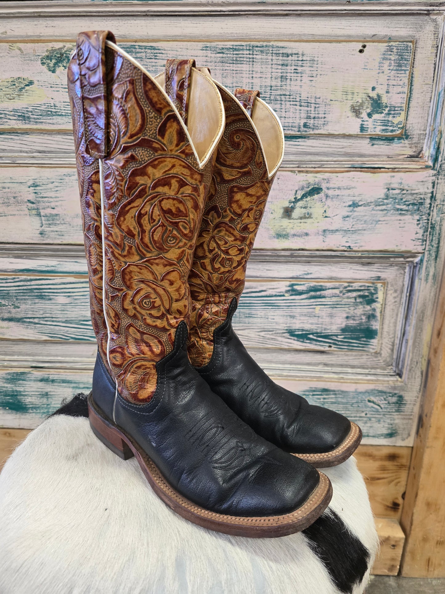 Embossed Top Boots/Black Lower