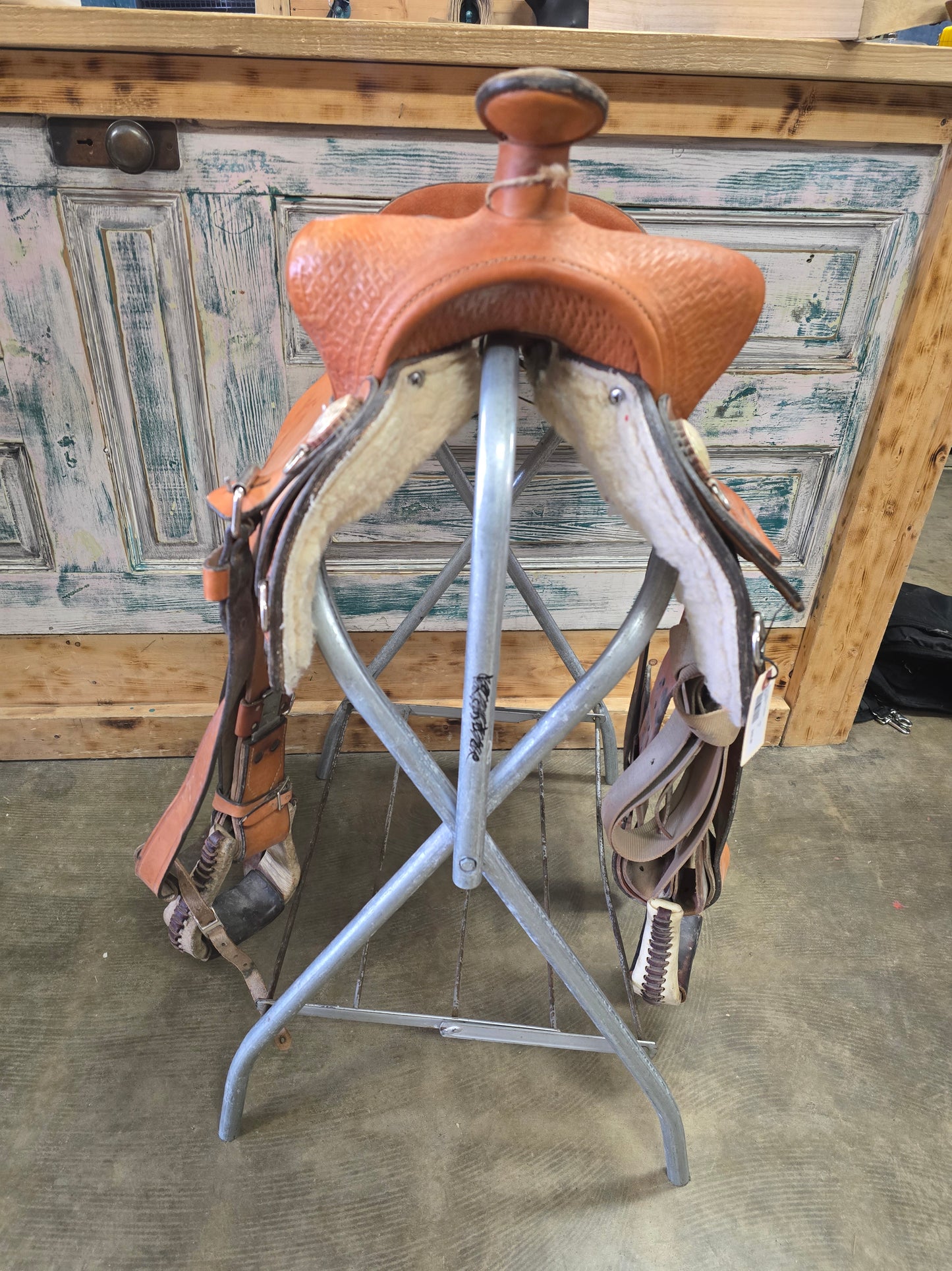 15 Inch Western Rawhide                   Trail Saddle