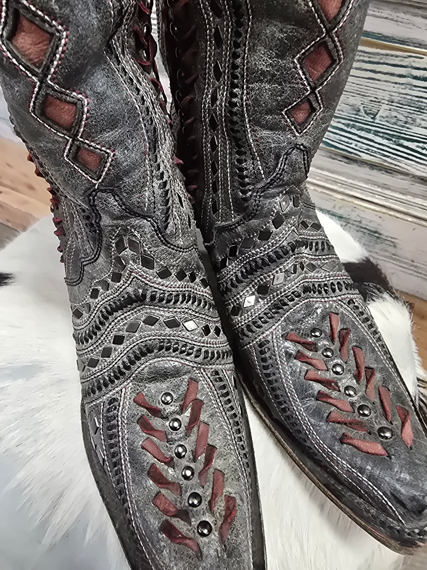 Ladies Grey  Pointed Toe Boots