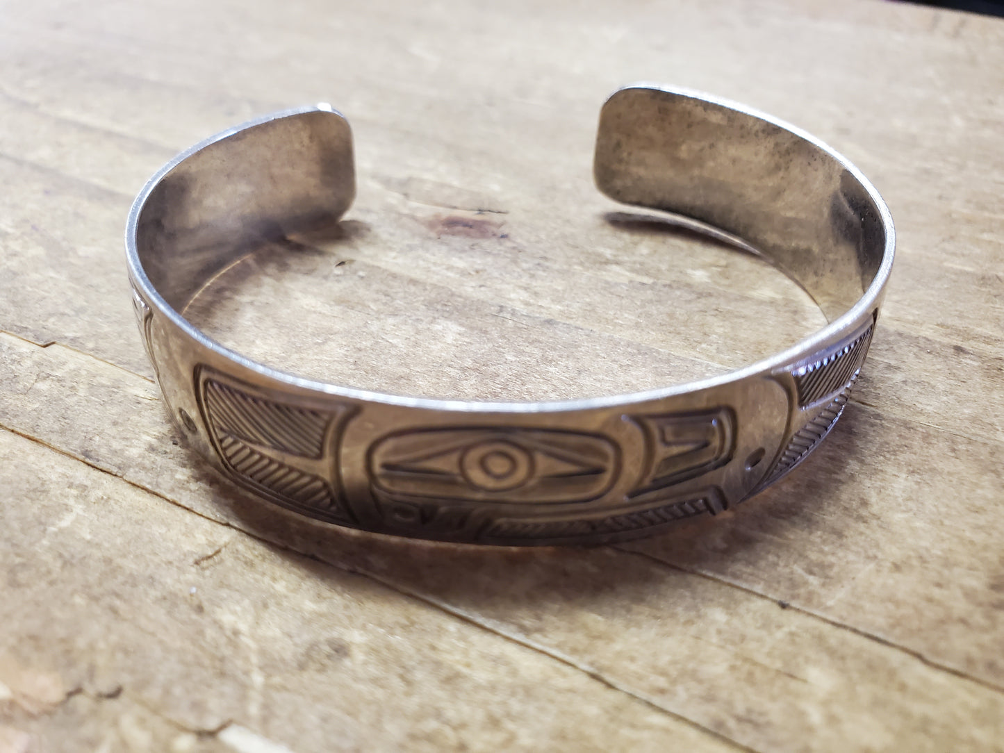 Silver Cuff/Costal Indig. Carving              Silver/Signed