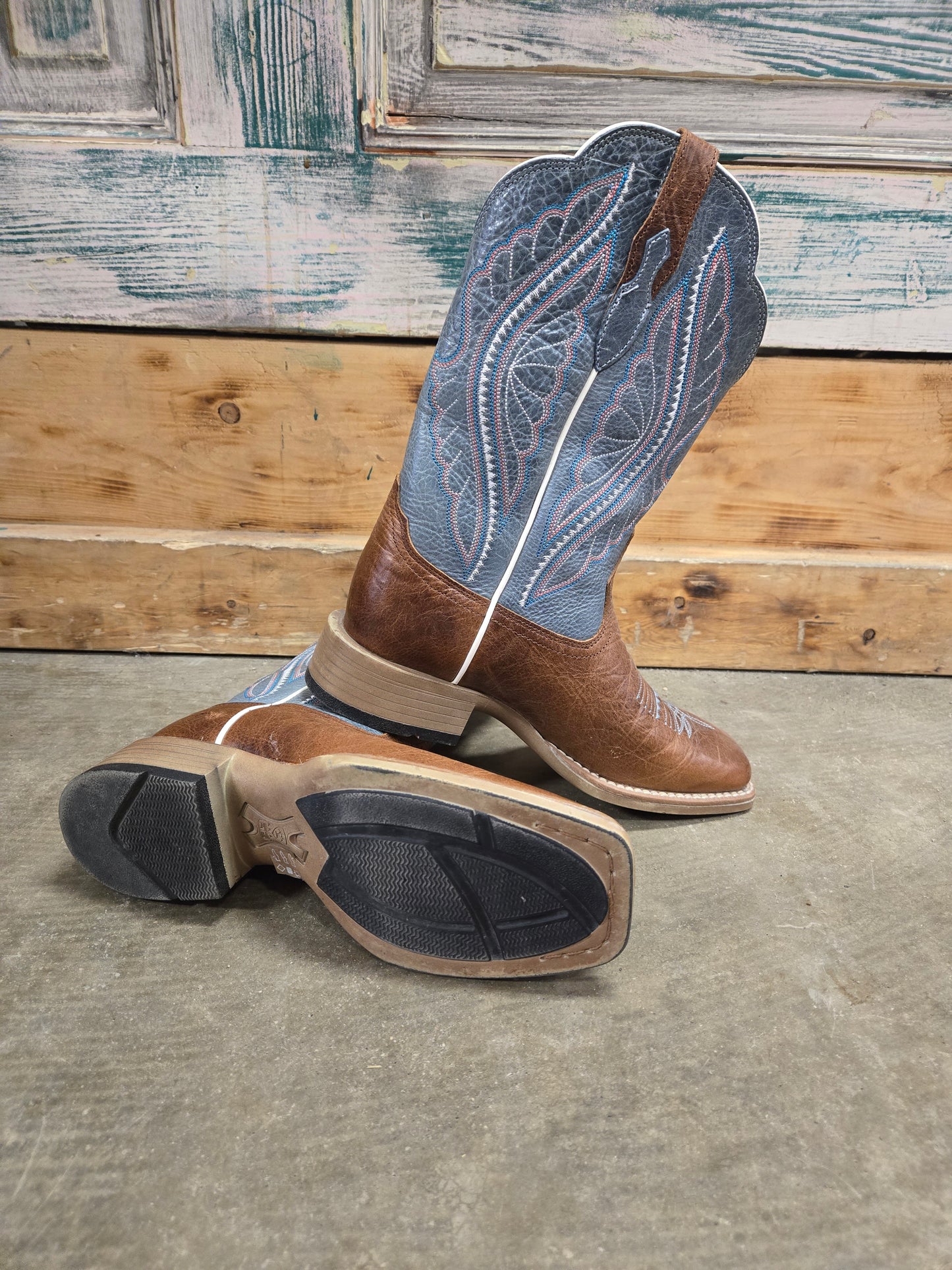 Like NEW Ariat Ladies Boots Blue top