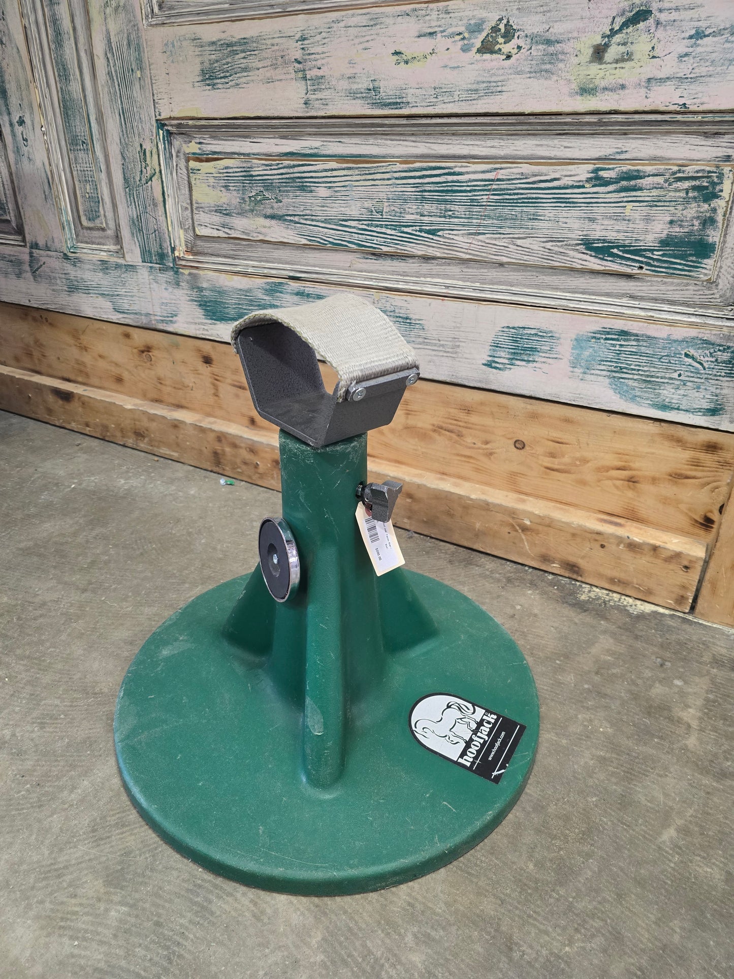 Green "Hoof Jack" Farrier Stand