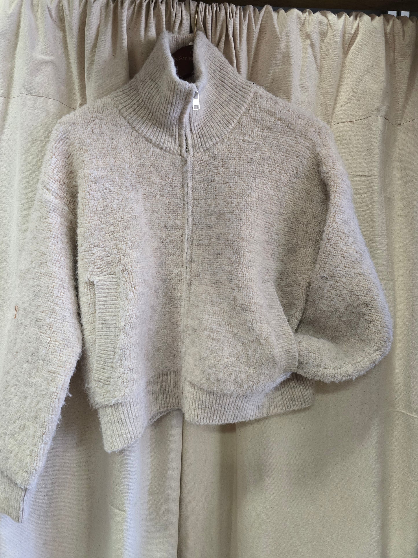 Ladies Cream Knit Sweater              Zip Up