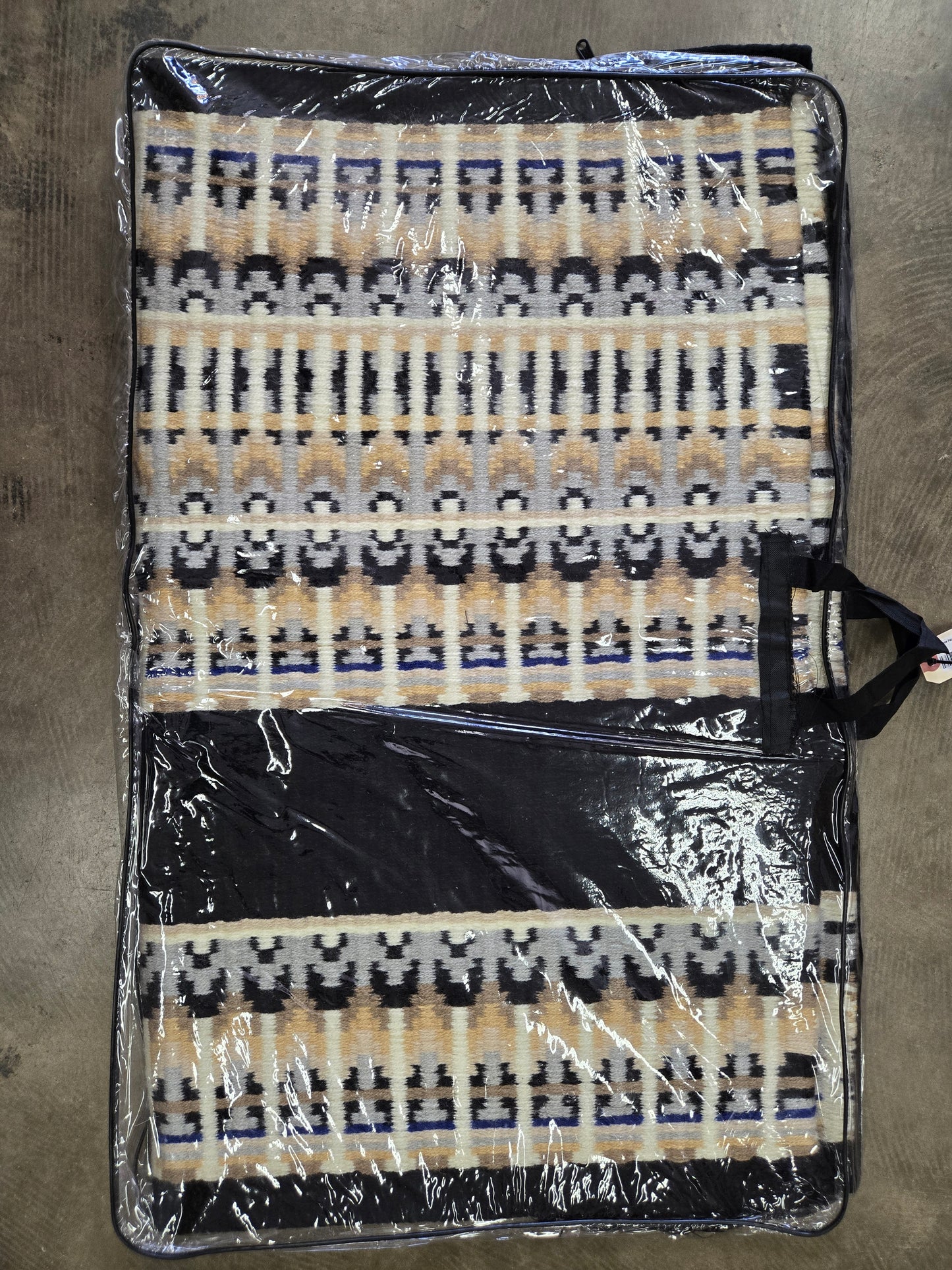 NEW Show Pad Black-Tan-Cream