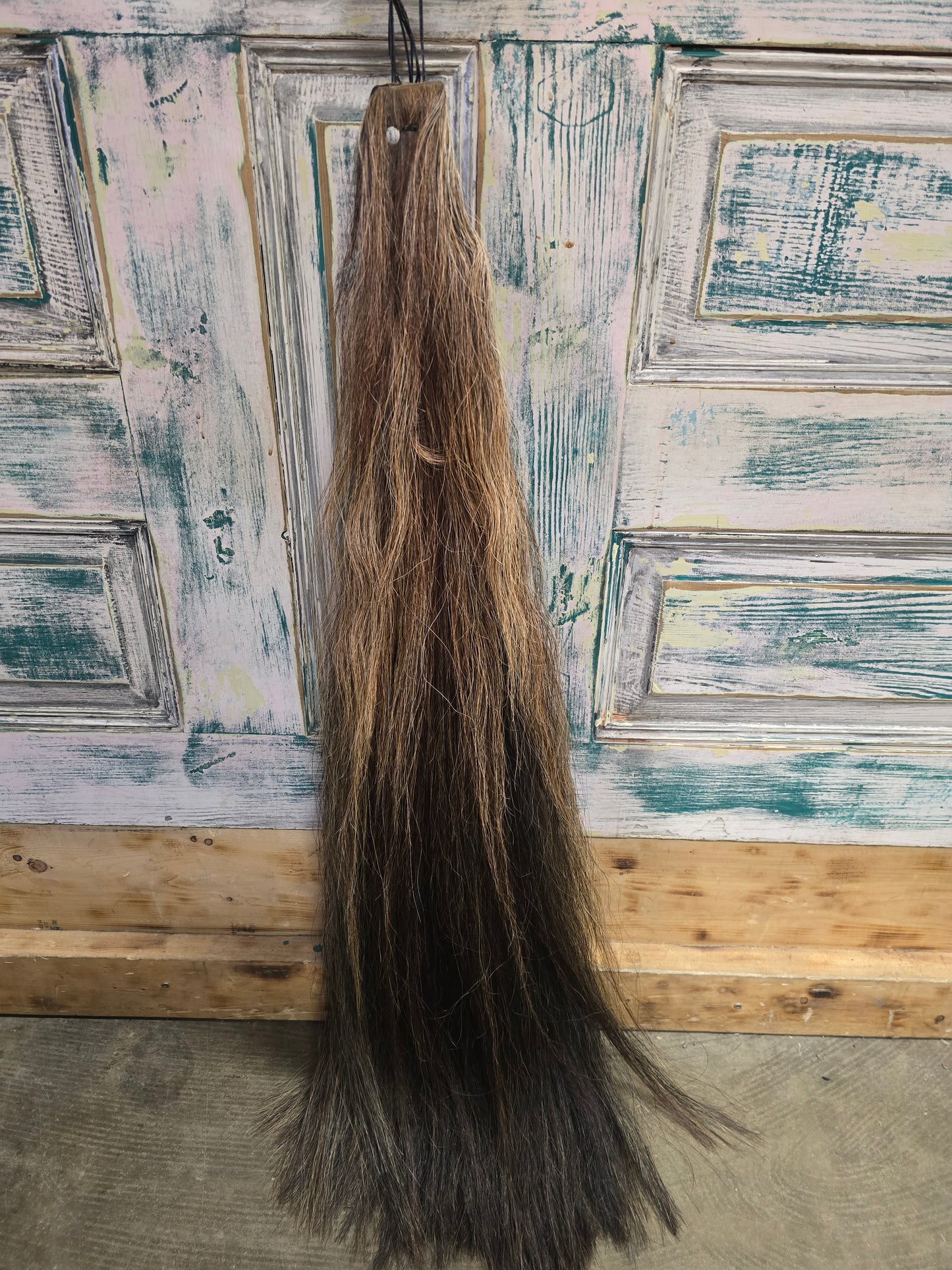 Natural Chestnut (2 LB.) Tail Flaxen Highlights