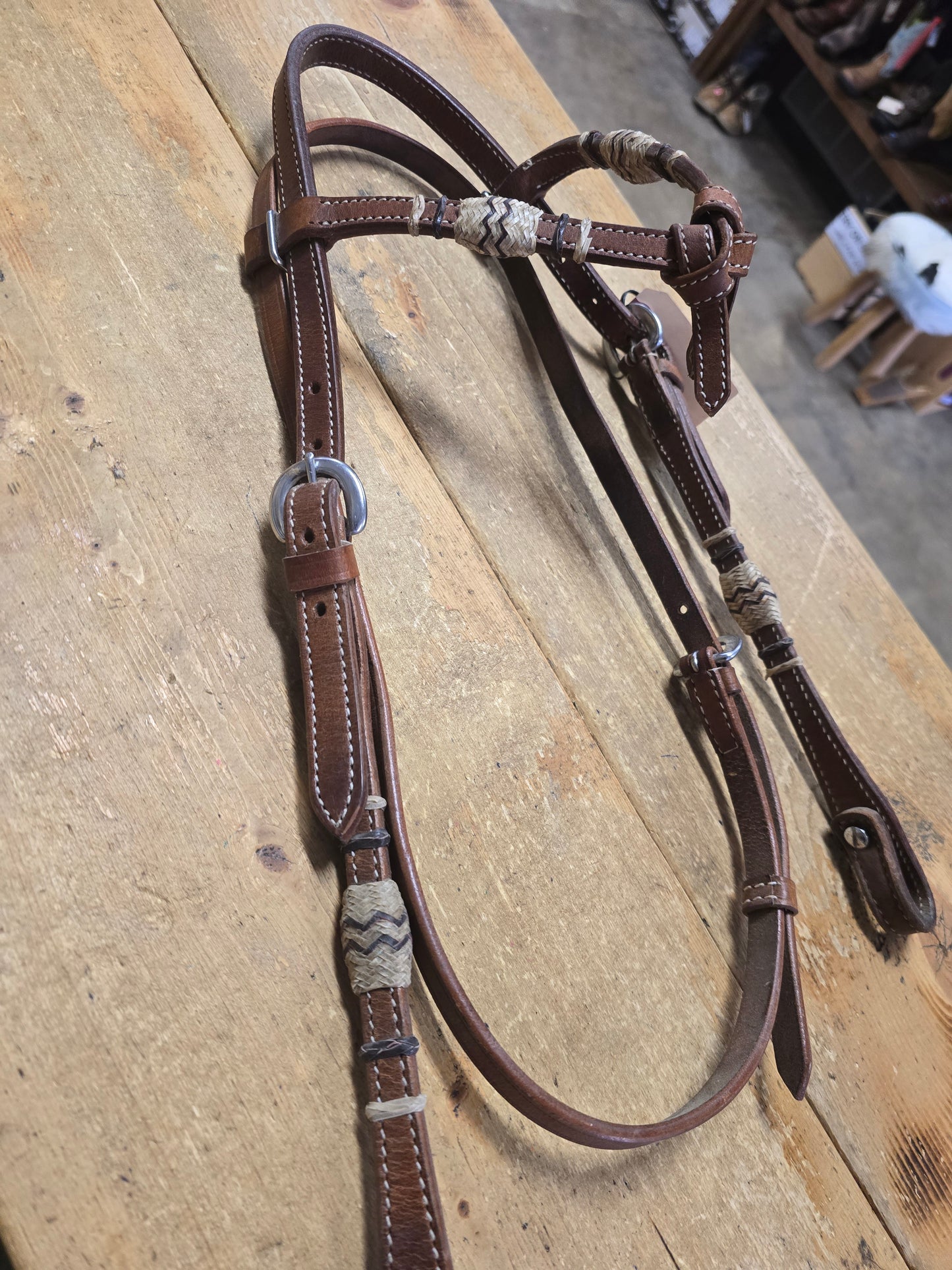 Futurity Knot Headstall Rawhide Det.