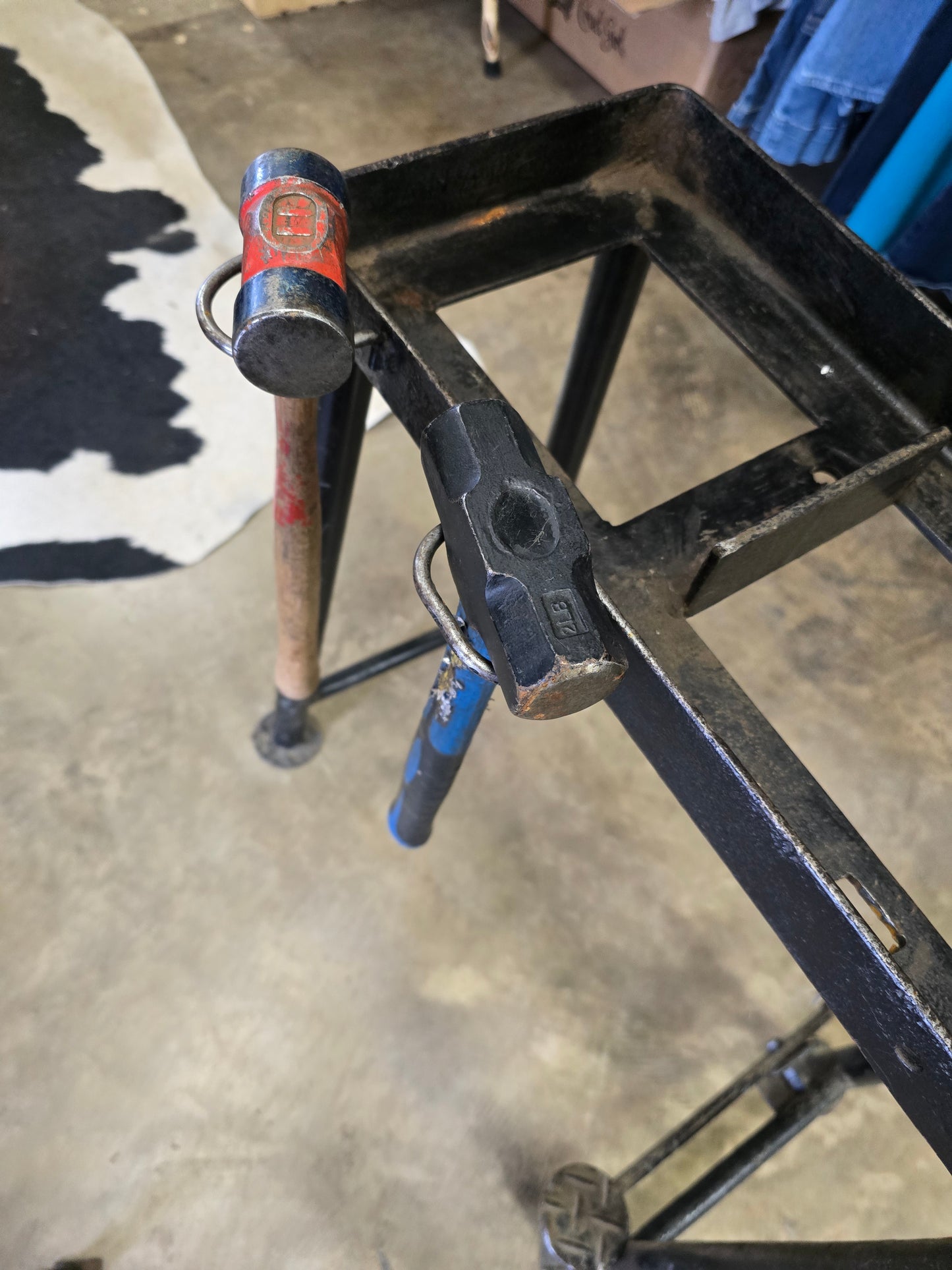 Anvil Stand With Vice 2 Shaping Hammers