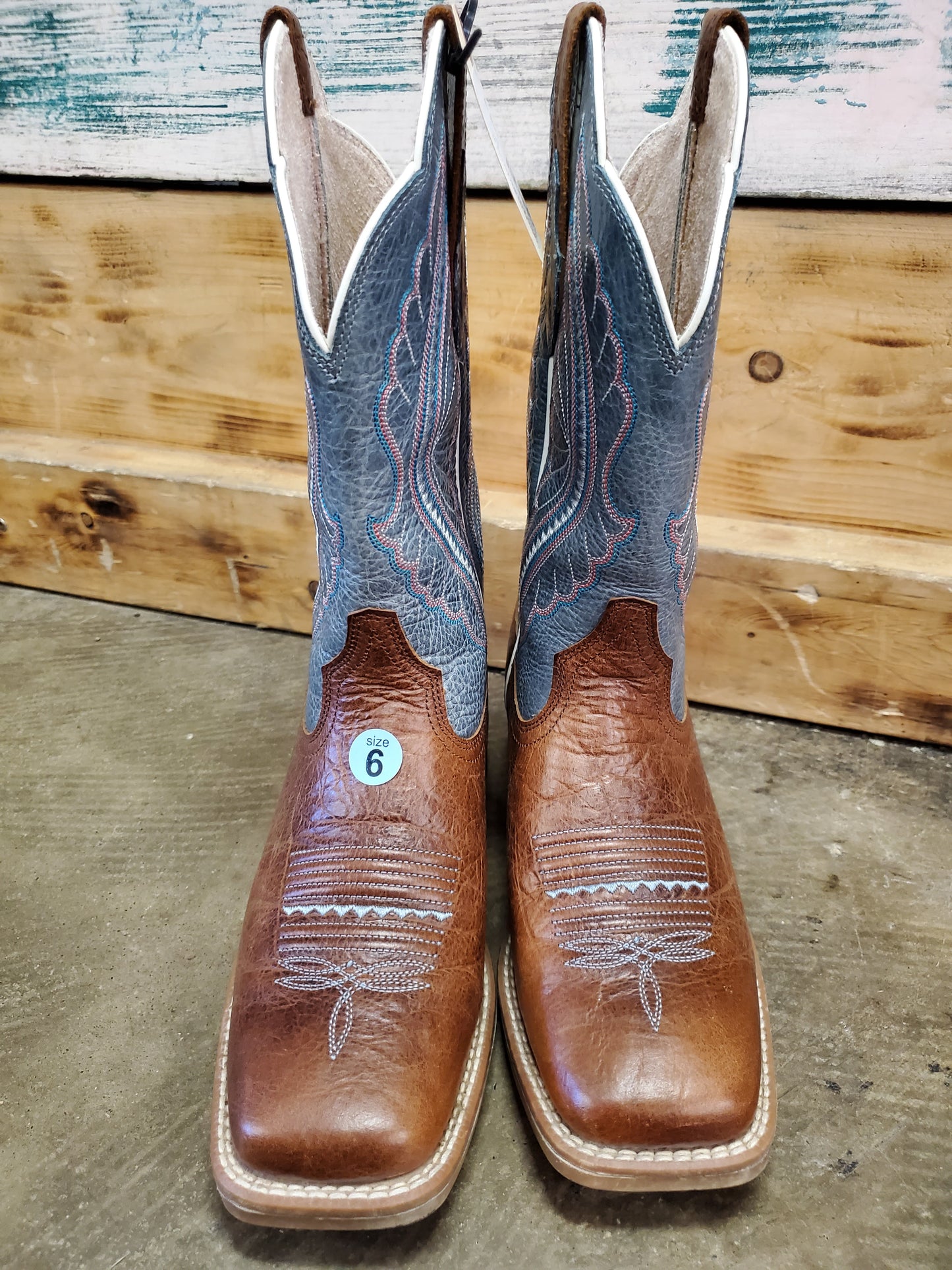 Ladies Sq Toe Grey Top LIKE NEW Ariat Boots