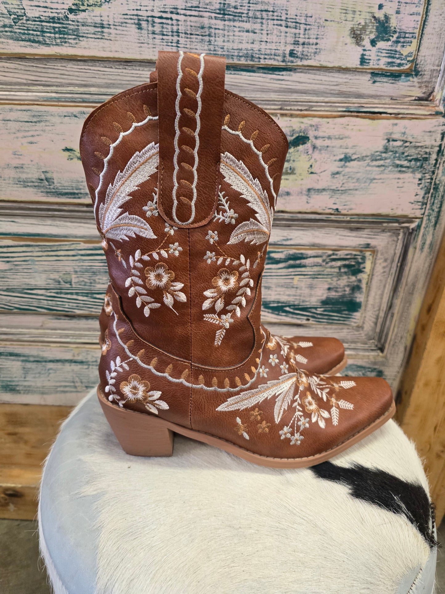 NEW Fashion Boot Floral Embroidery