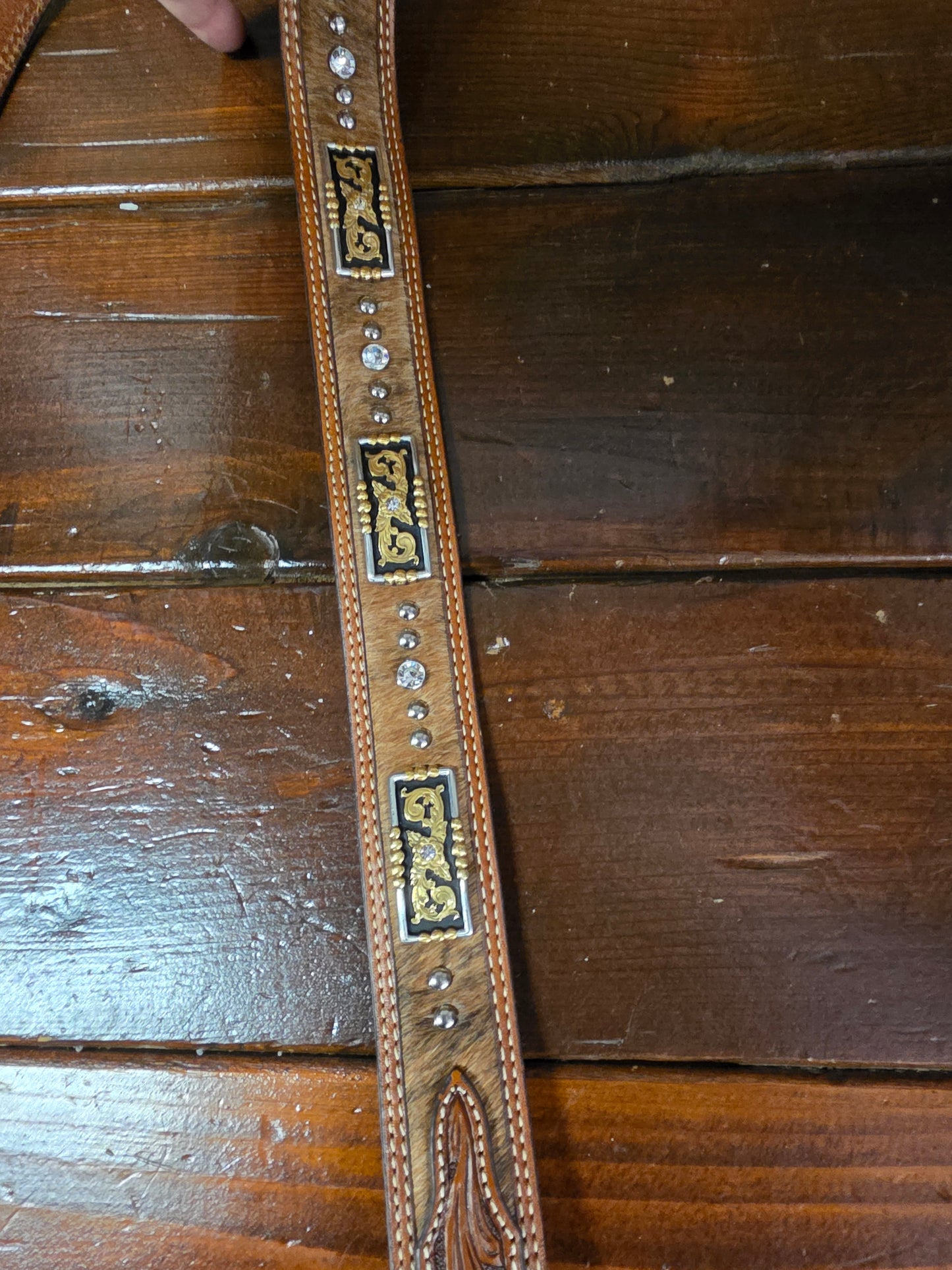 Hide On/ Carved Belt Fancy Conchos