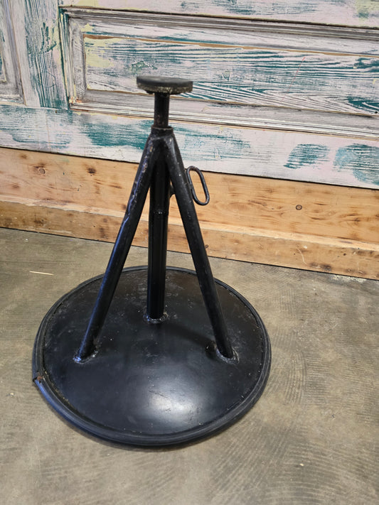 Black Farrier Stand (in store pick up)