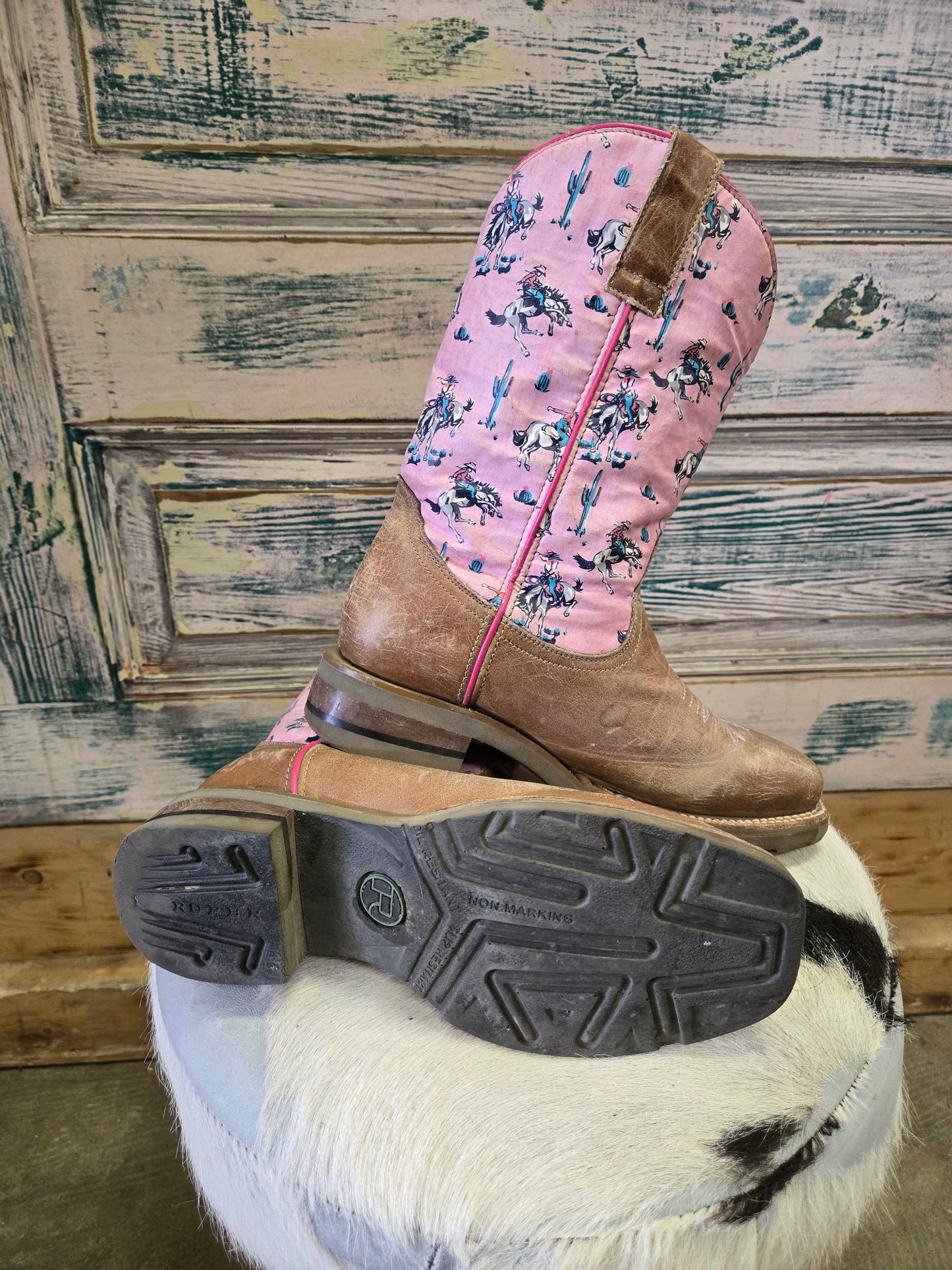 Girls Pink Bronc Desert Sq Toe Boots