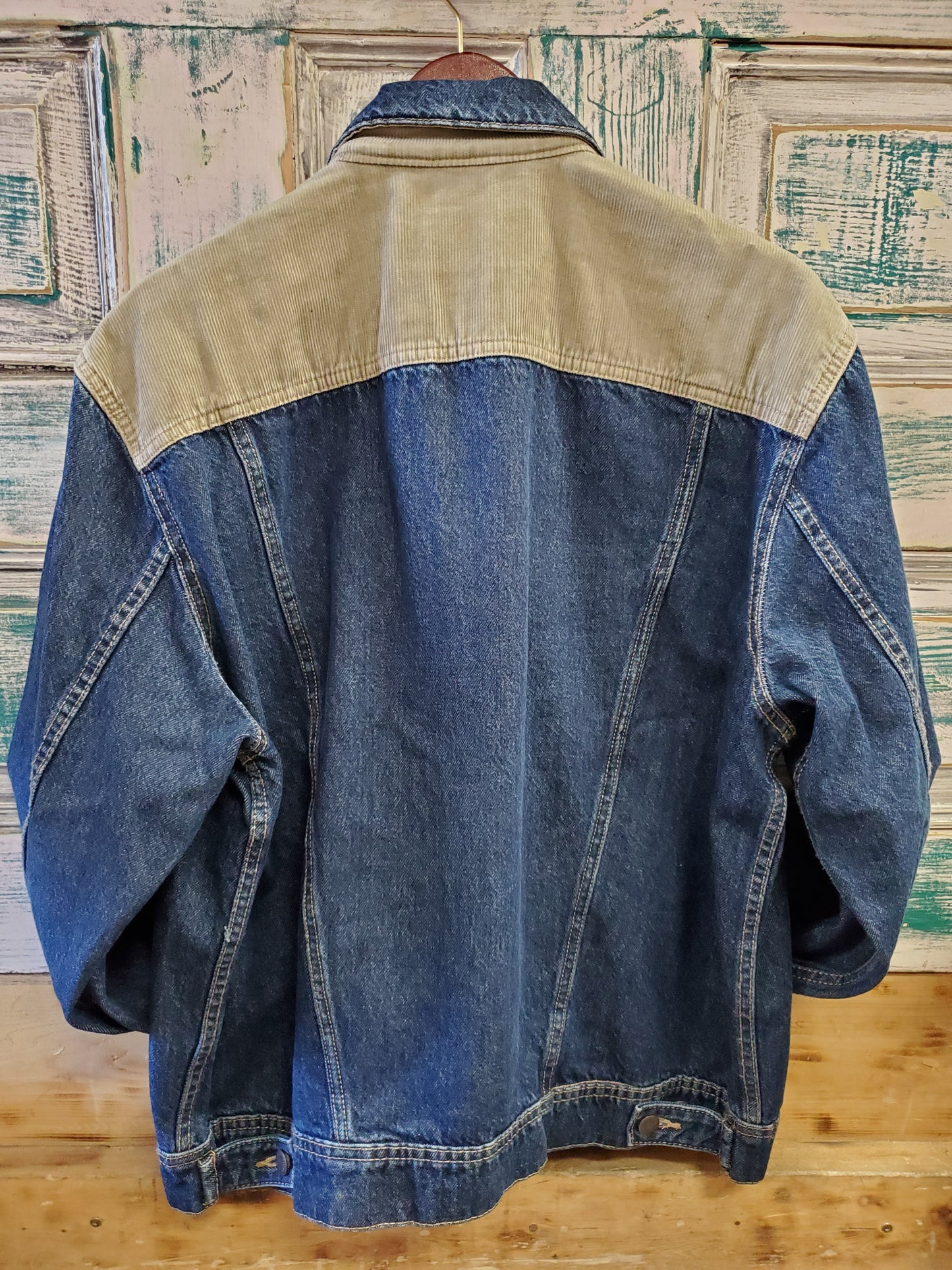 Wrangler Jean Jacket Corduroy Details
