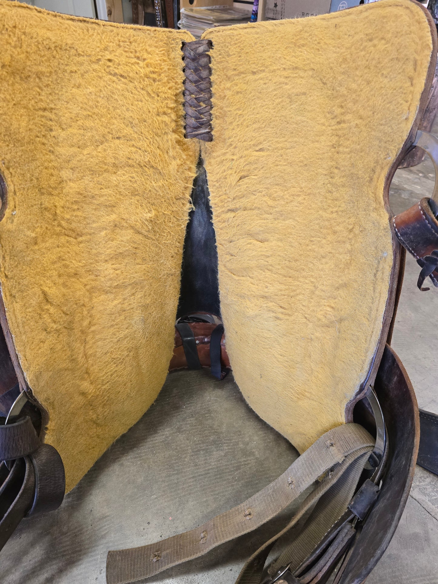 Irvines (14 Inch) Rope Saddle