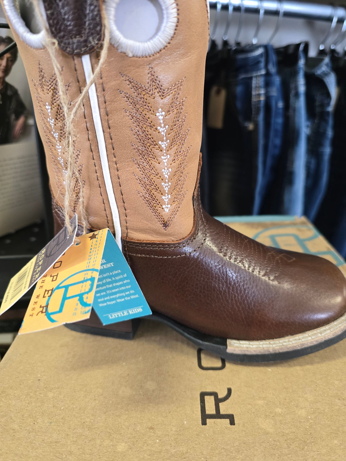 NEW Youth Roper Boots/ Brown