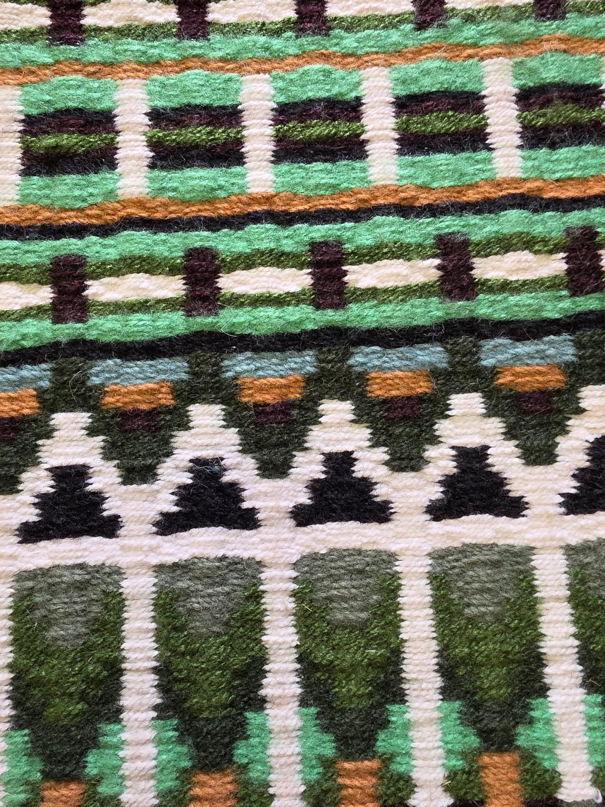 Green/Black/Cream Show Pad