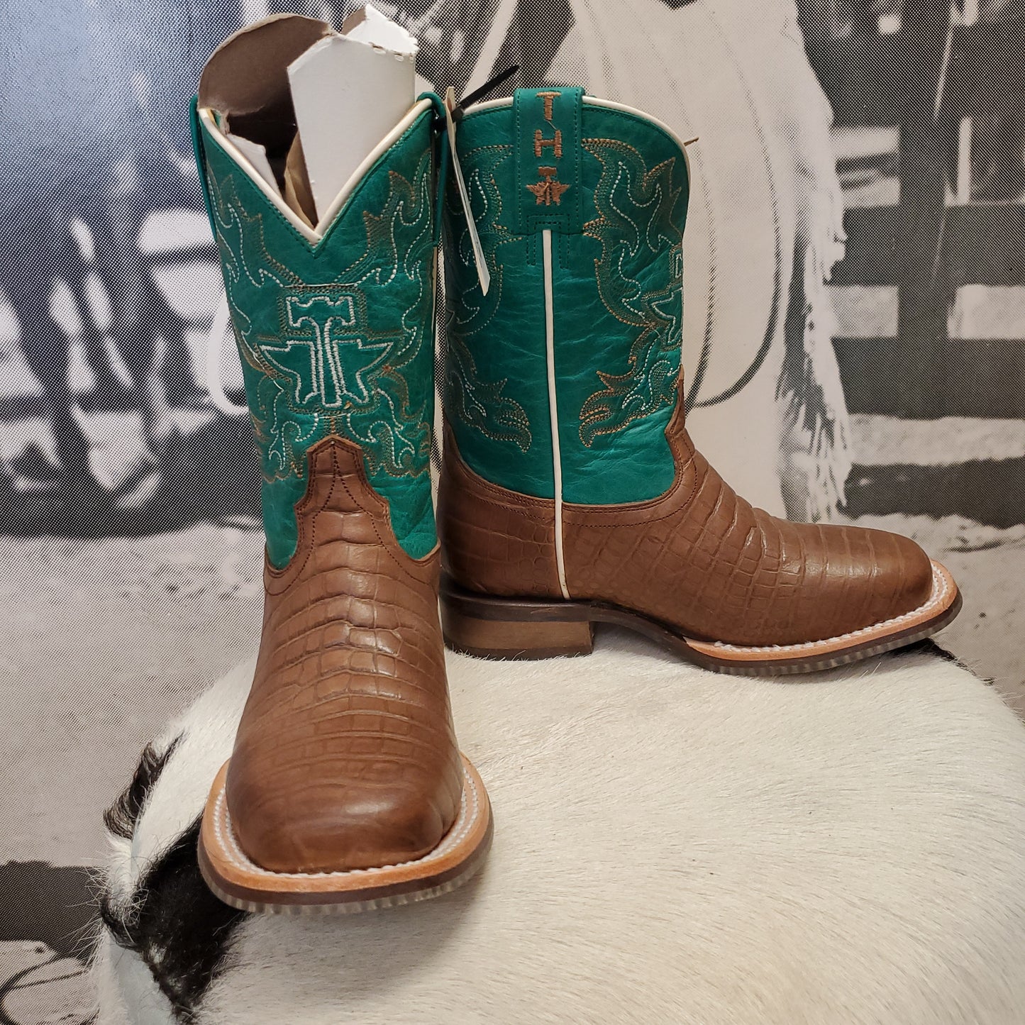 NEW Kids Assorted Tin Haul Boots