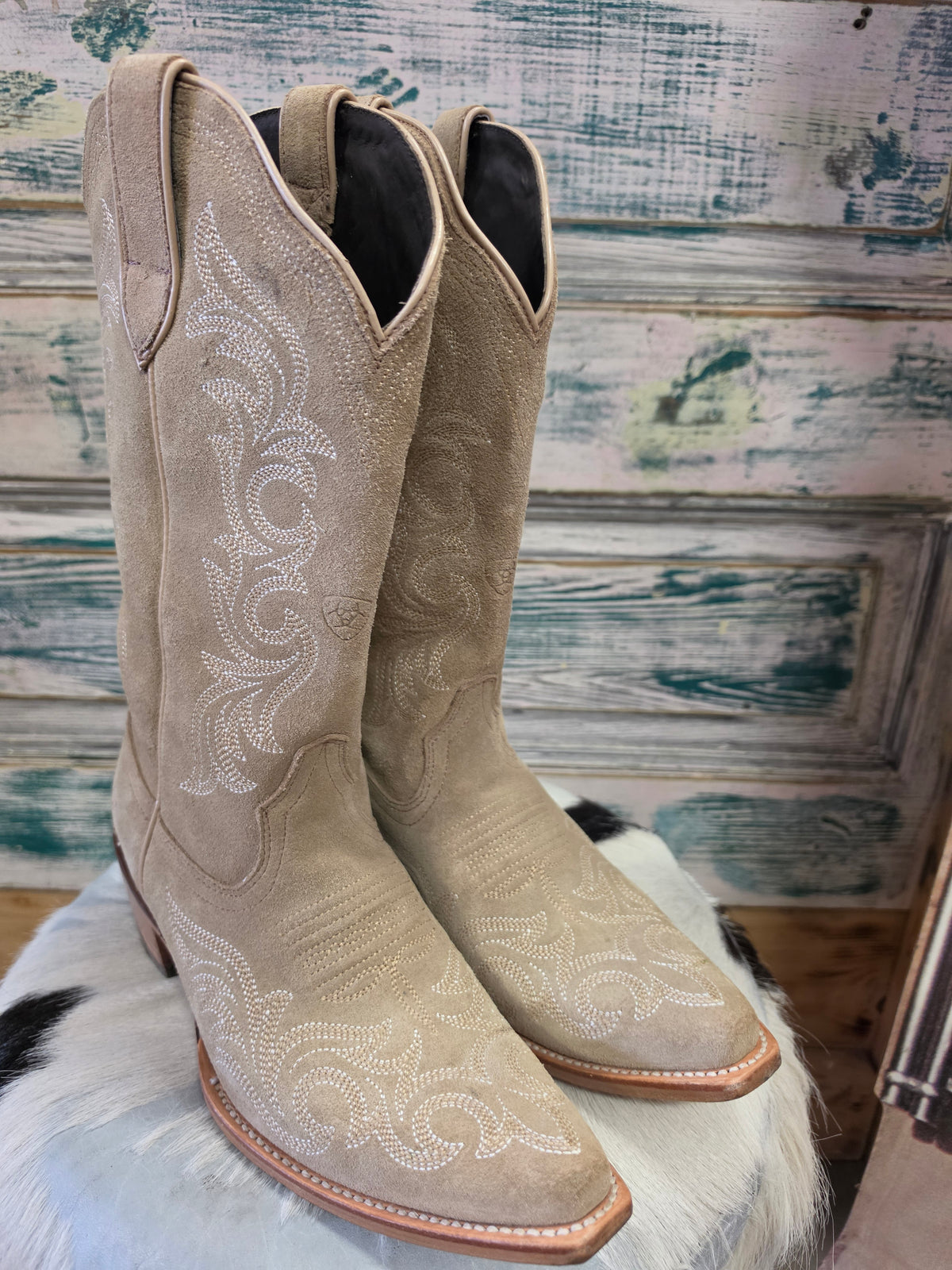 Tan Suede Ariat Boots/Snip Toe