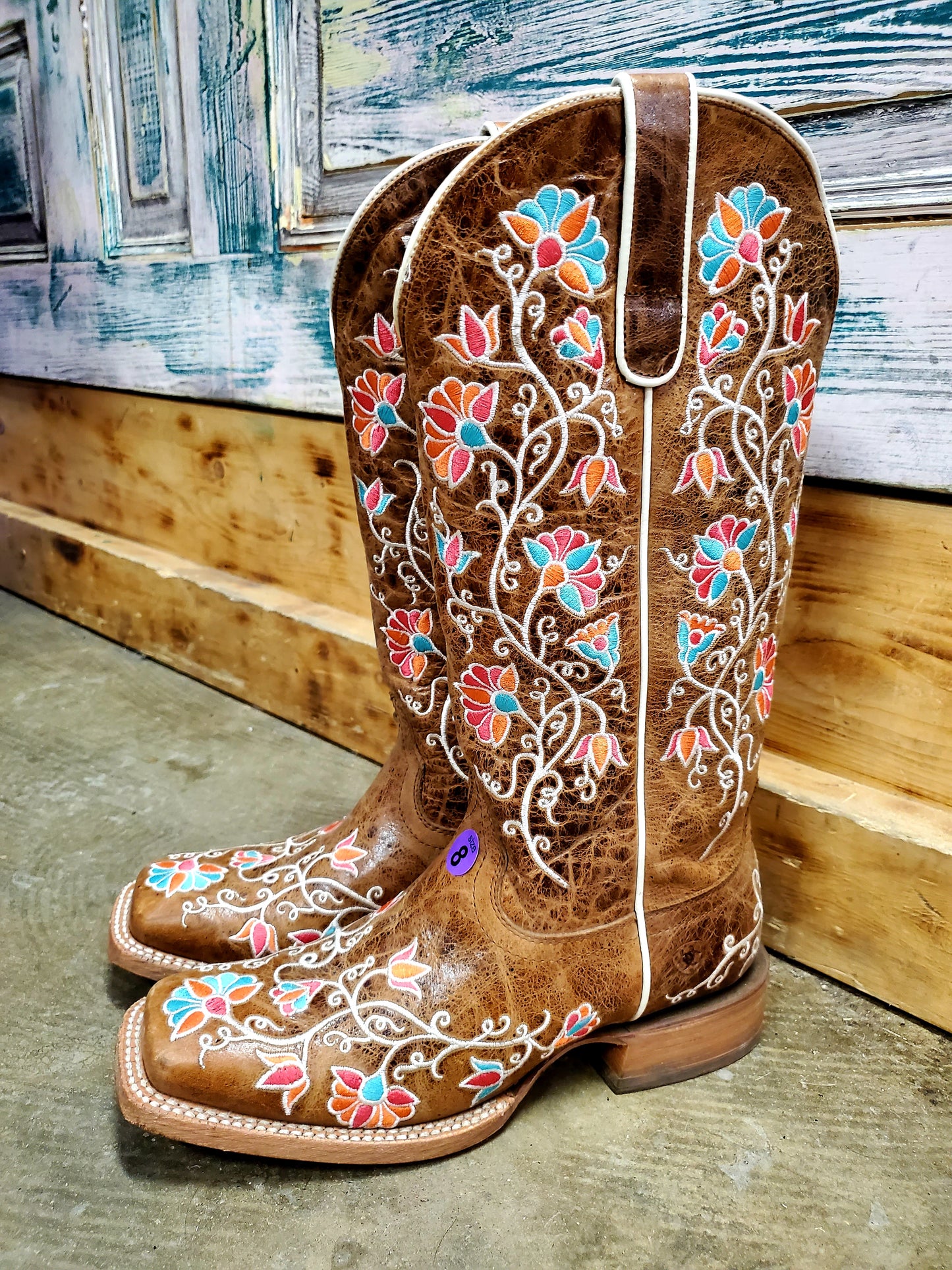 Ladies Ariat Boots                       Floral Stitch (8 B)