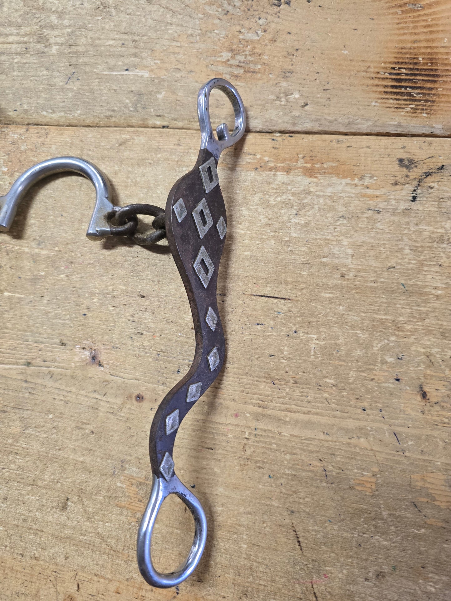 Floating Port Shank w/Chain Fancy