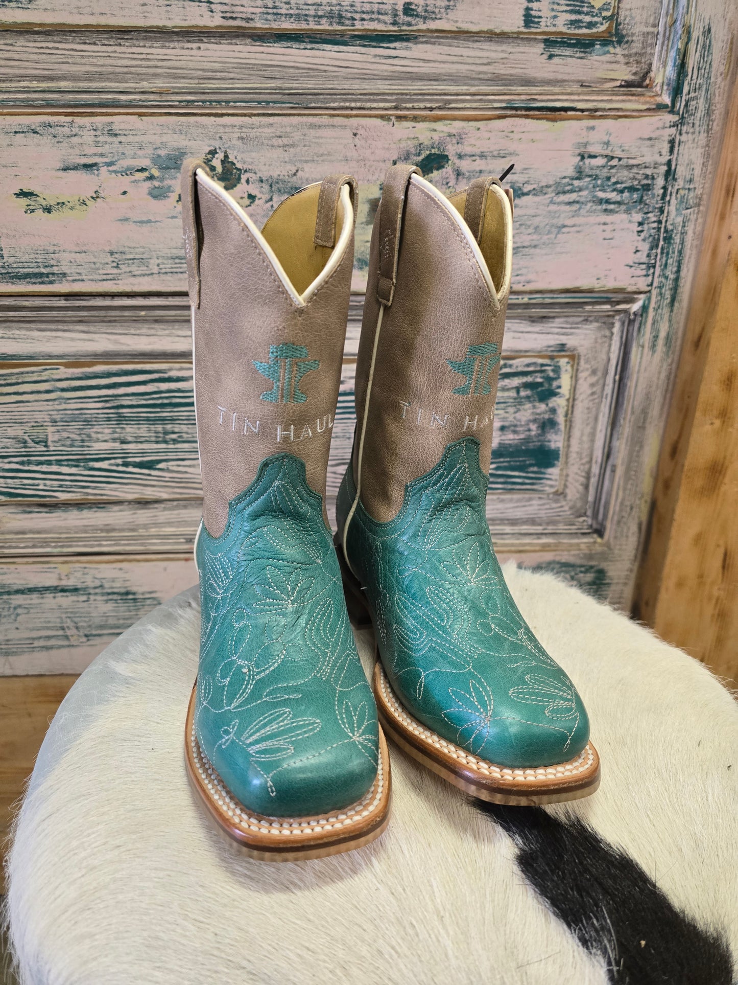 NEW Teal Cactus Stitch Boot                       Youth