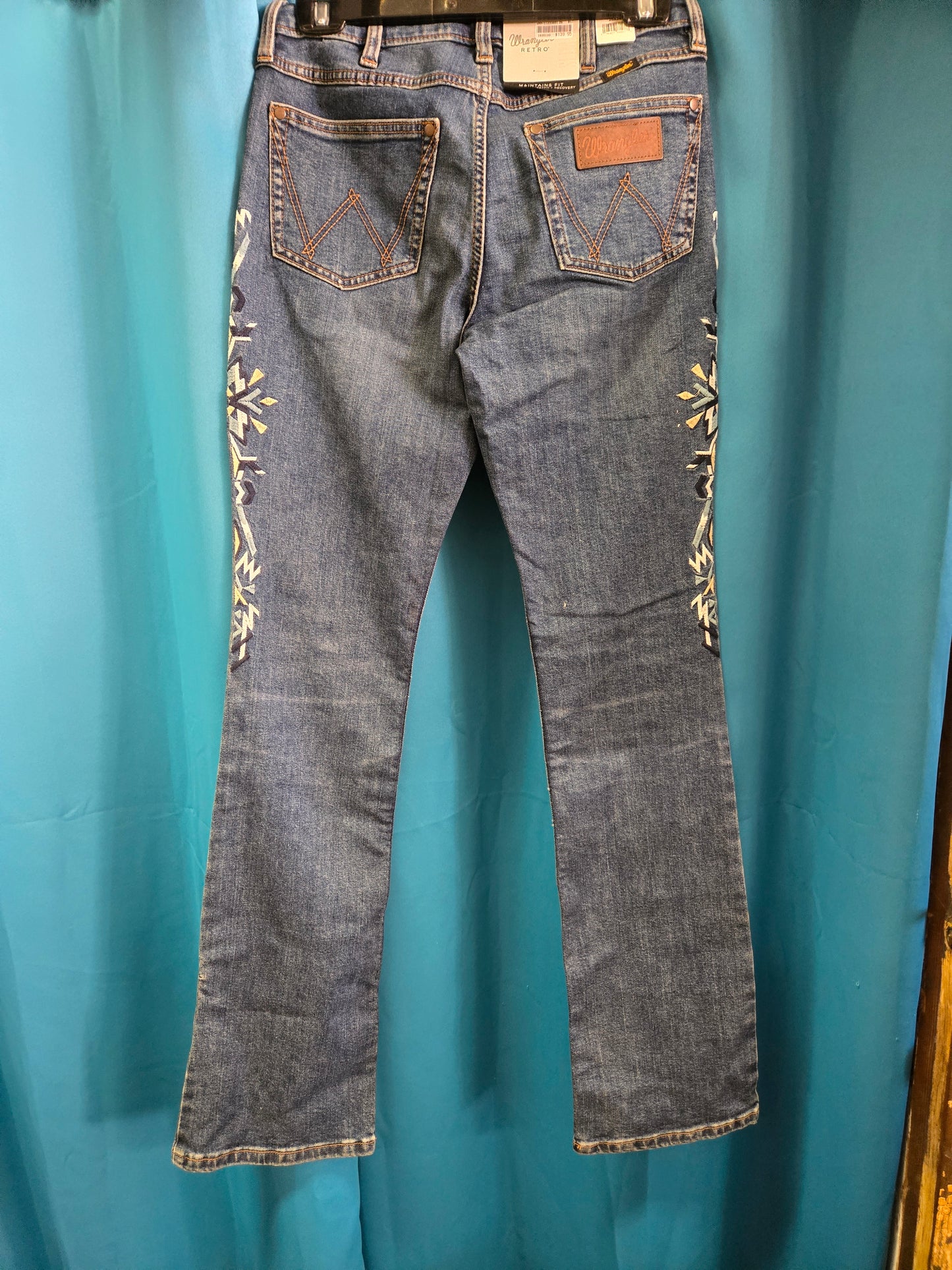 NEW Wrangler Retro Jeans                       Aztec Sides