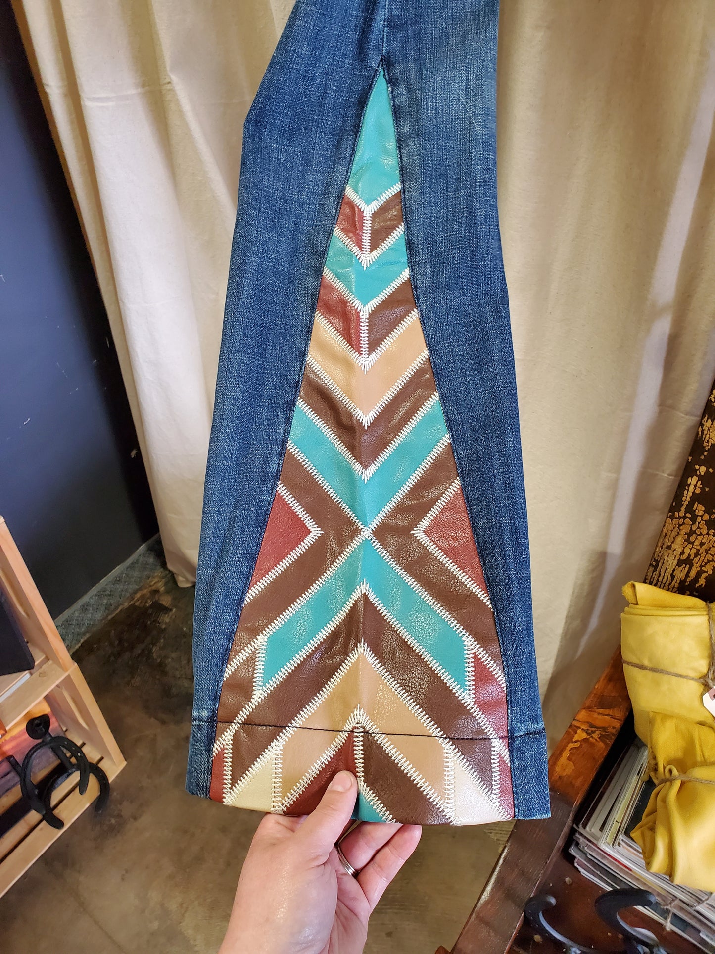 NEW Patch Bottom                   Lainey Wilson Jeans
