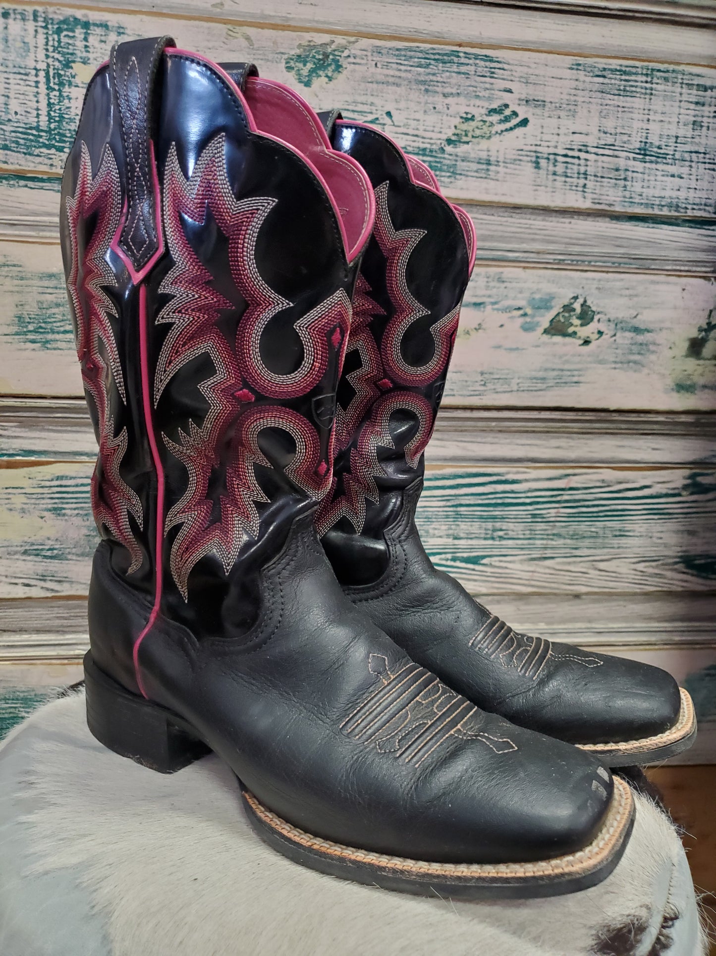 Ladies Black & Pink Boots 9B