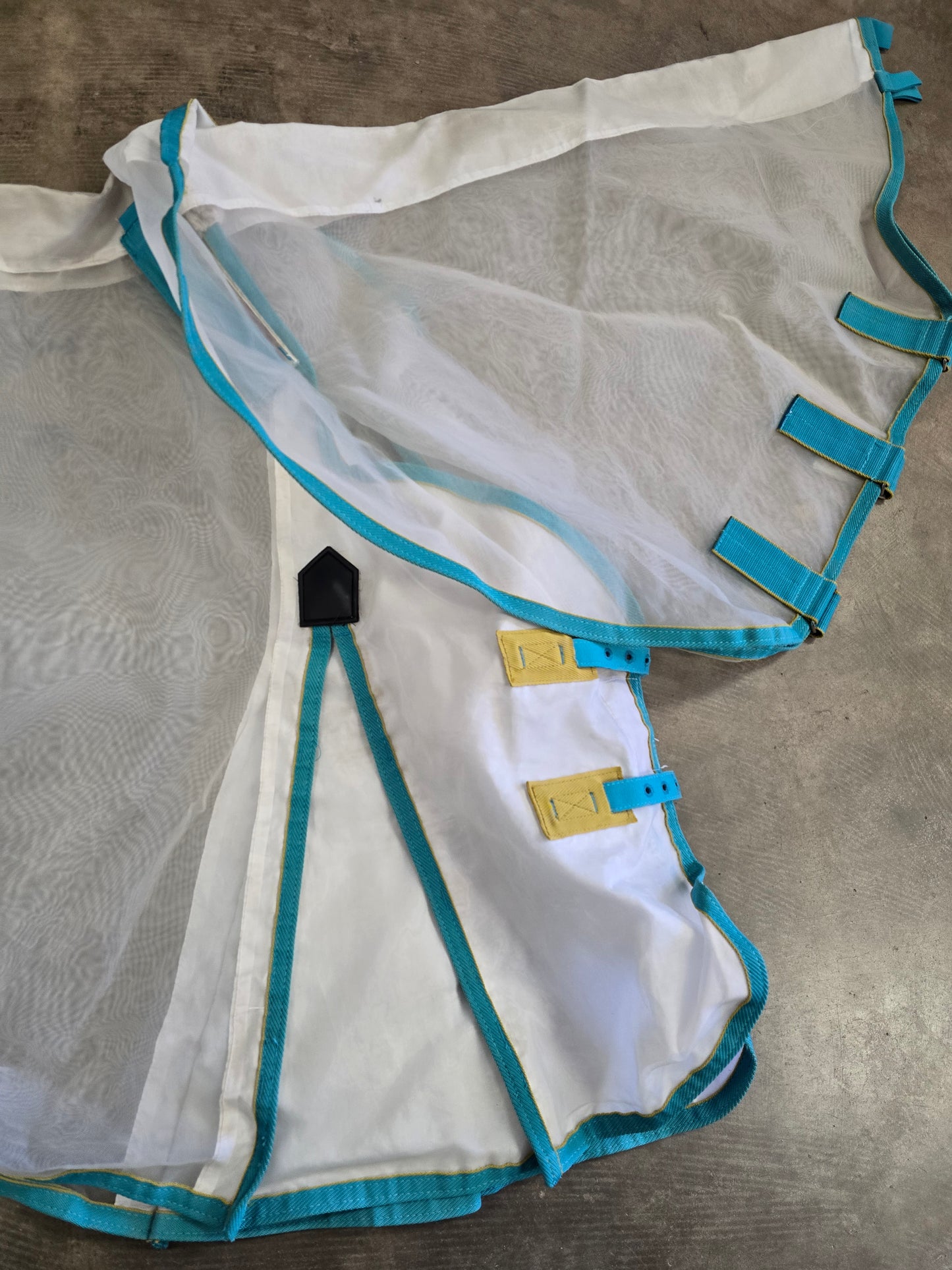 White Fly Sheet W/Neck