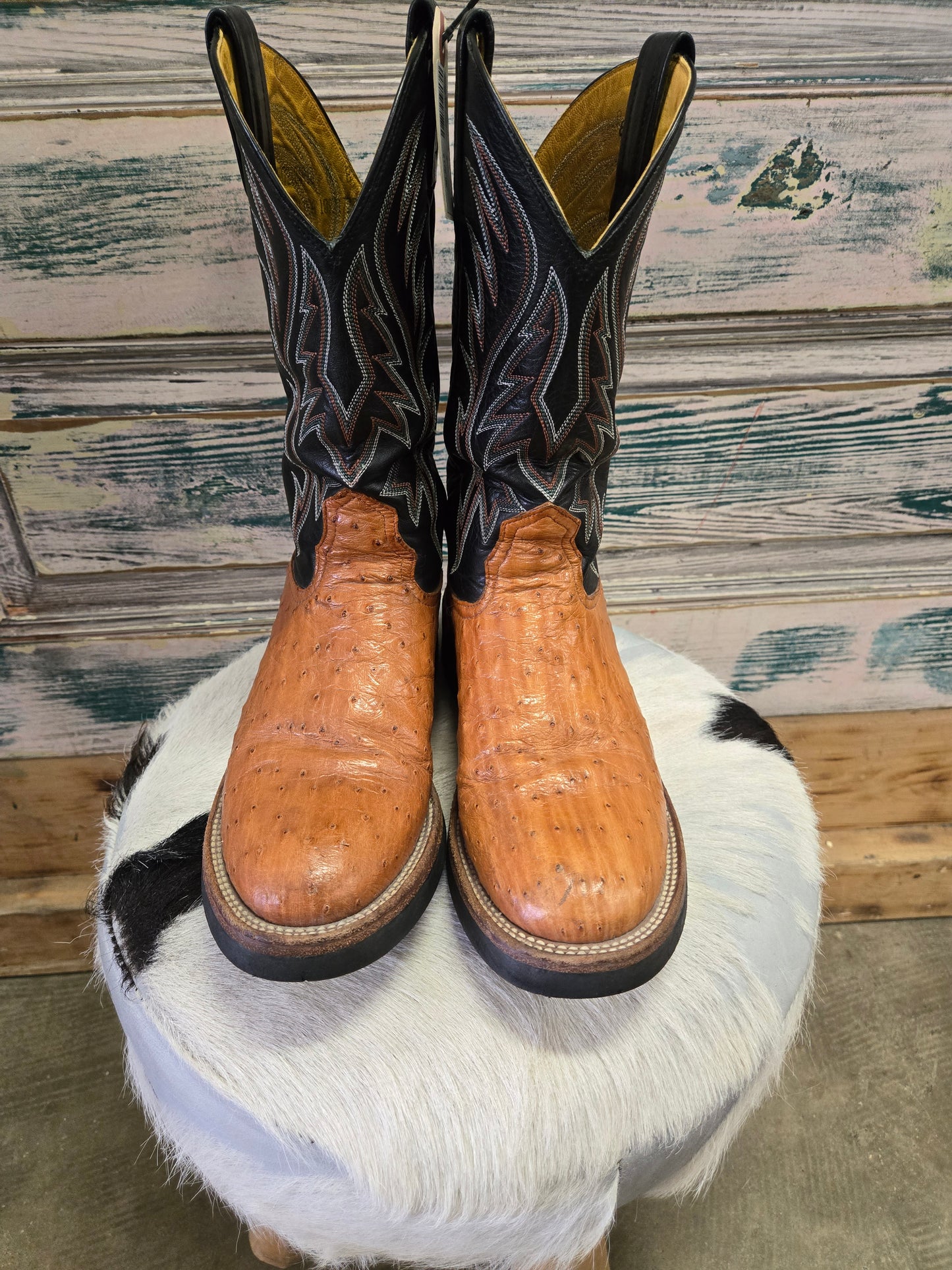 Crepe Sole Ostrich                           Round Toe Boots