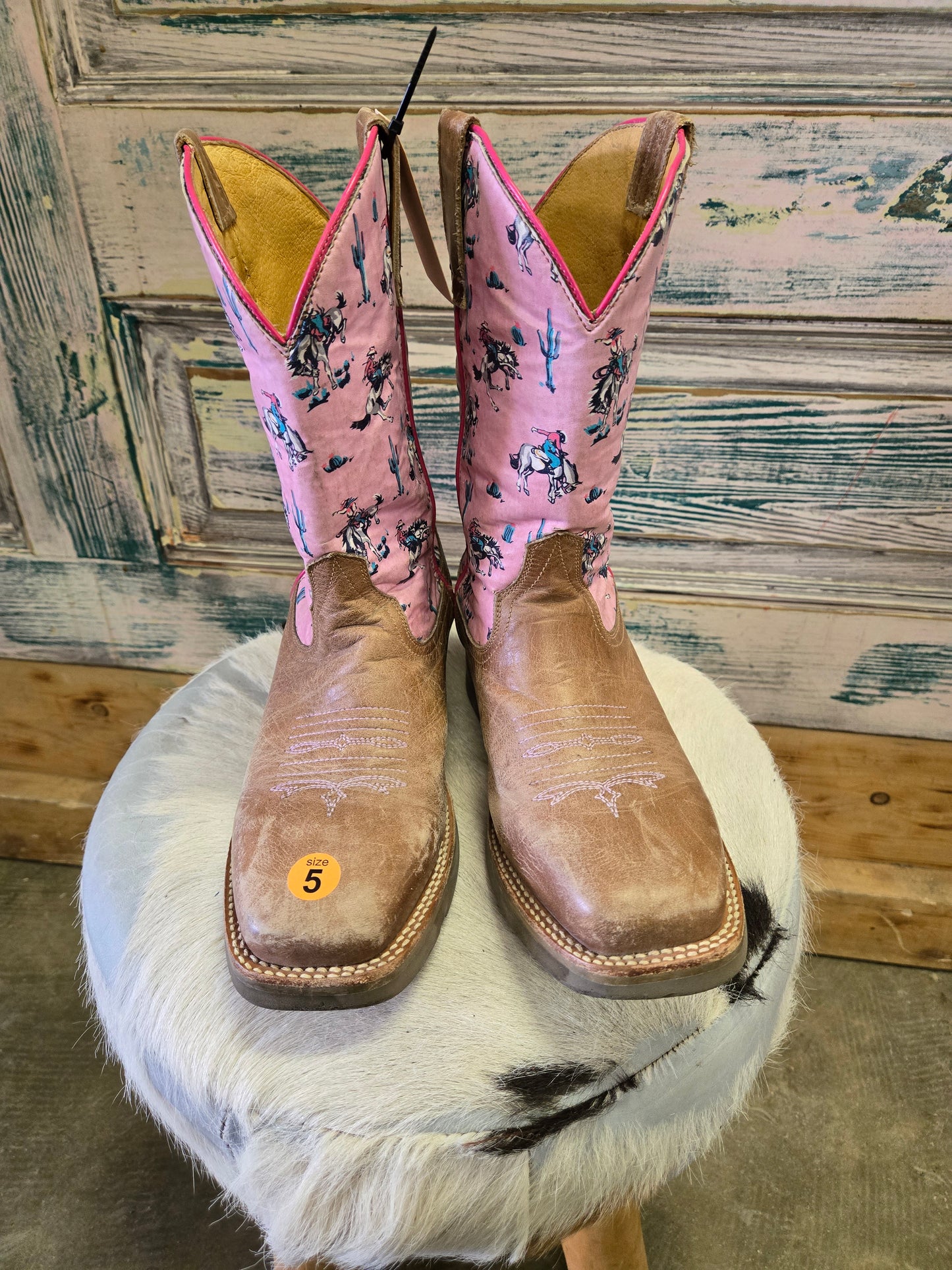 Girls Pink Bronc Desert Sq Toe Boots