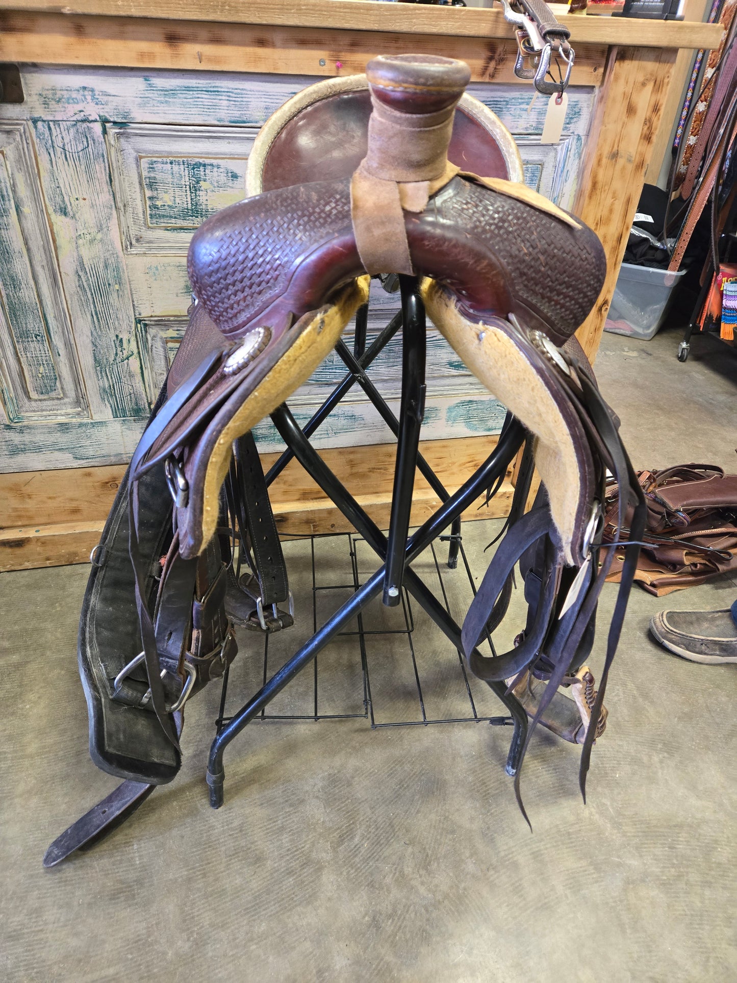 Teskey's All Round (15.5)                    Ranch Saddle