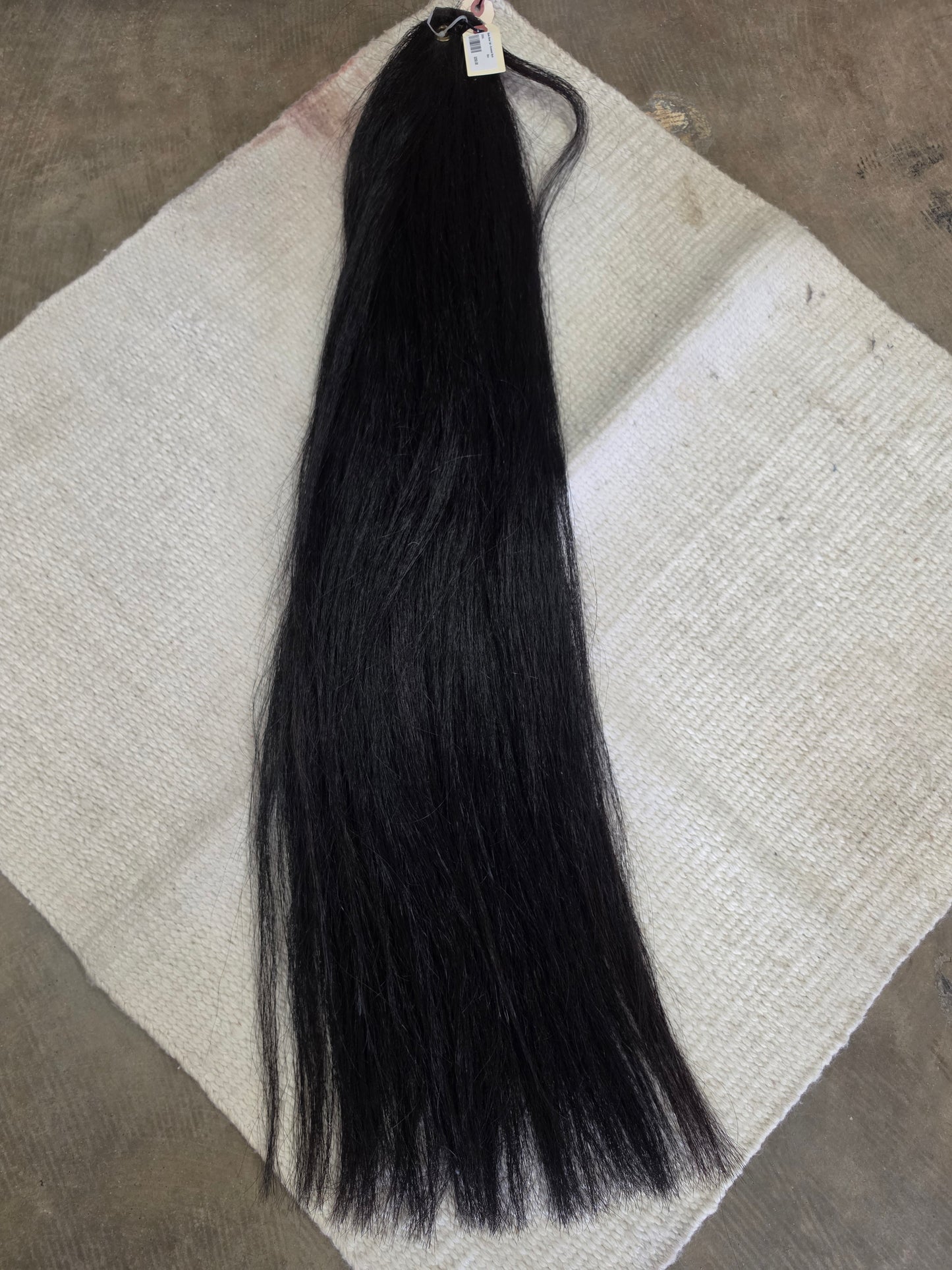 Black Show Tail-Grommet Style
