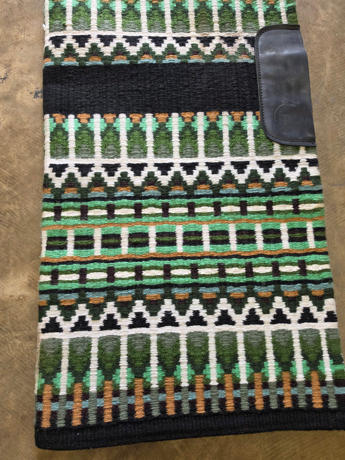 Green/Black/Cream Show Pad