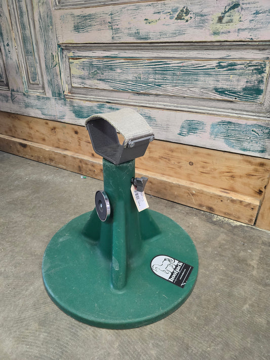 Green "Hoof Jack" Farrier Stand