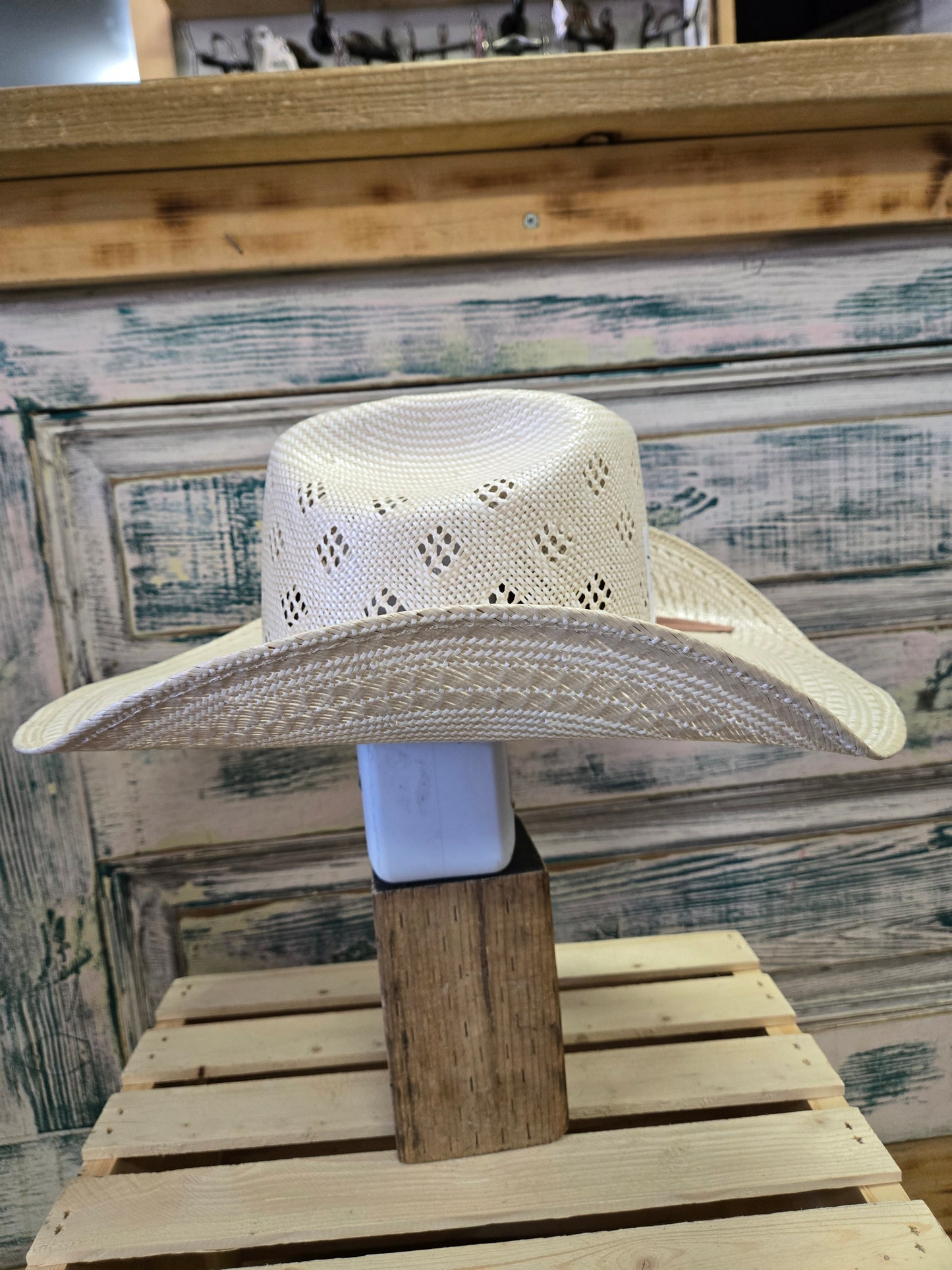 American Straw Hat/Like New