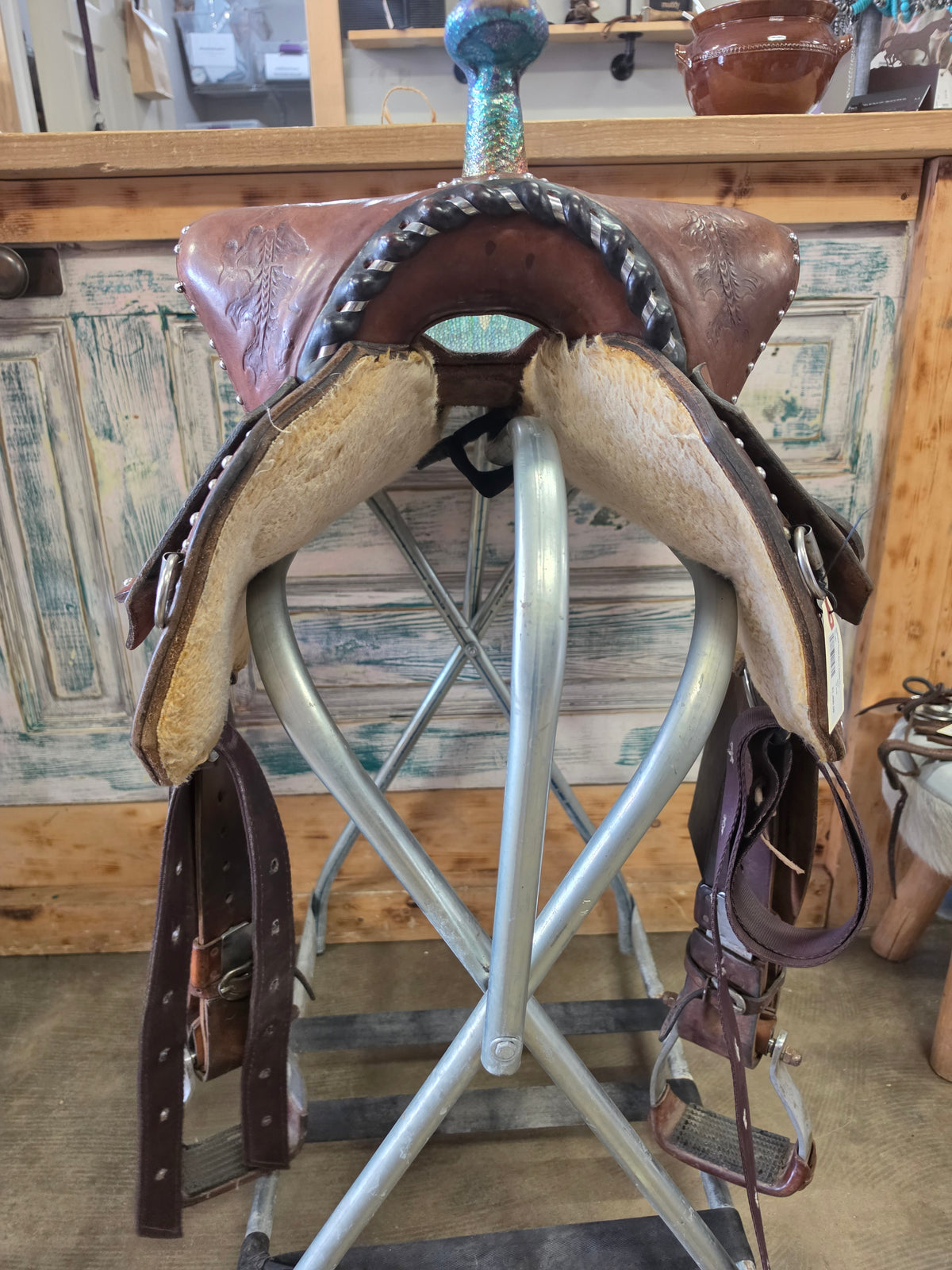 Diamond Cross Barrel Saddle (15)