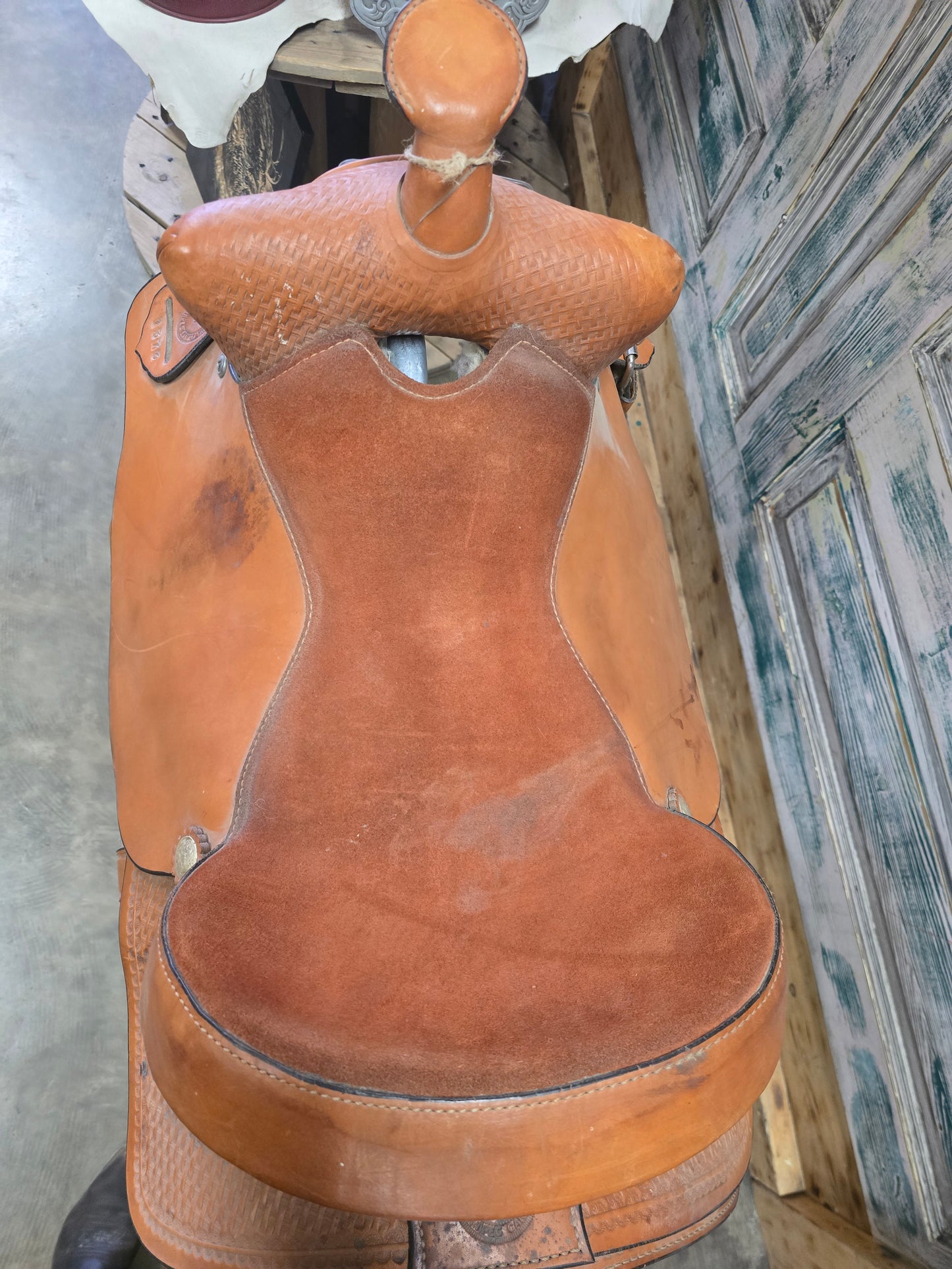15 Inch Western Rawhide                   Trail Saddle
