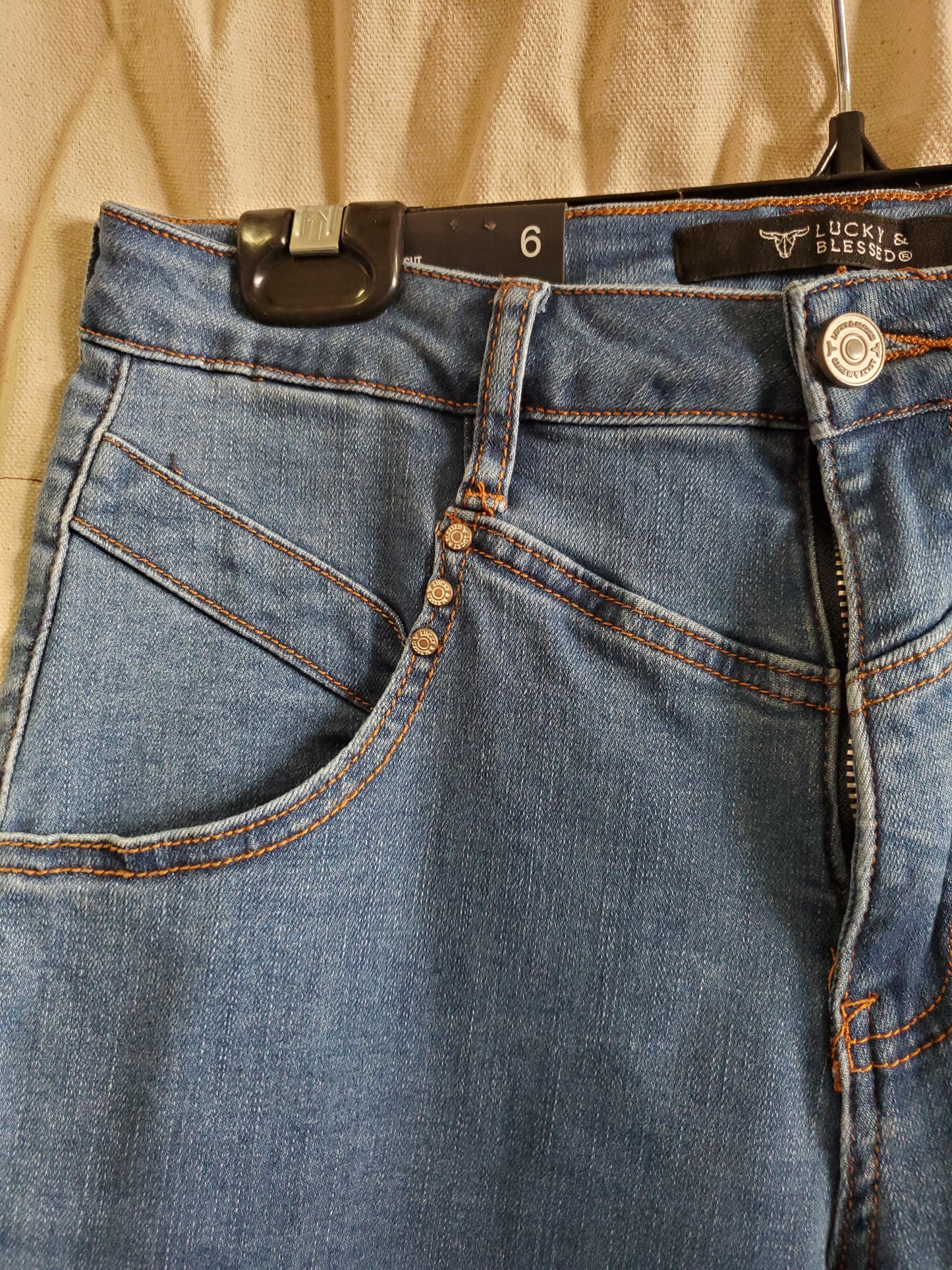 NEW High Waisted Jeans