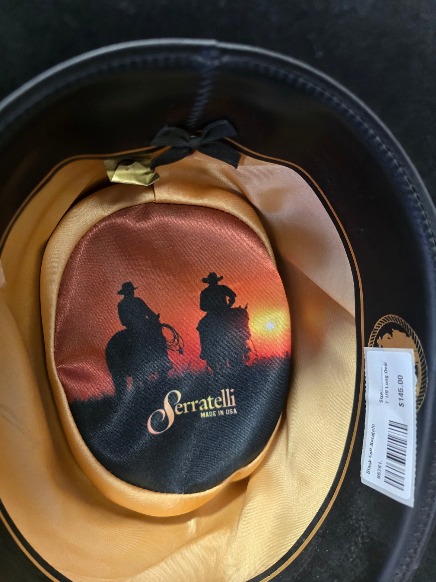 Black Felt Seratelli