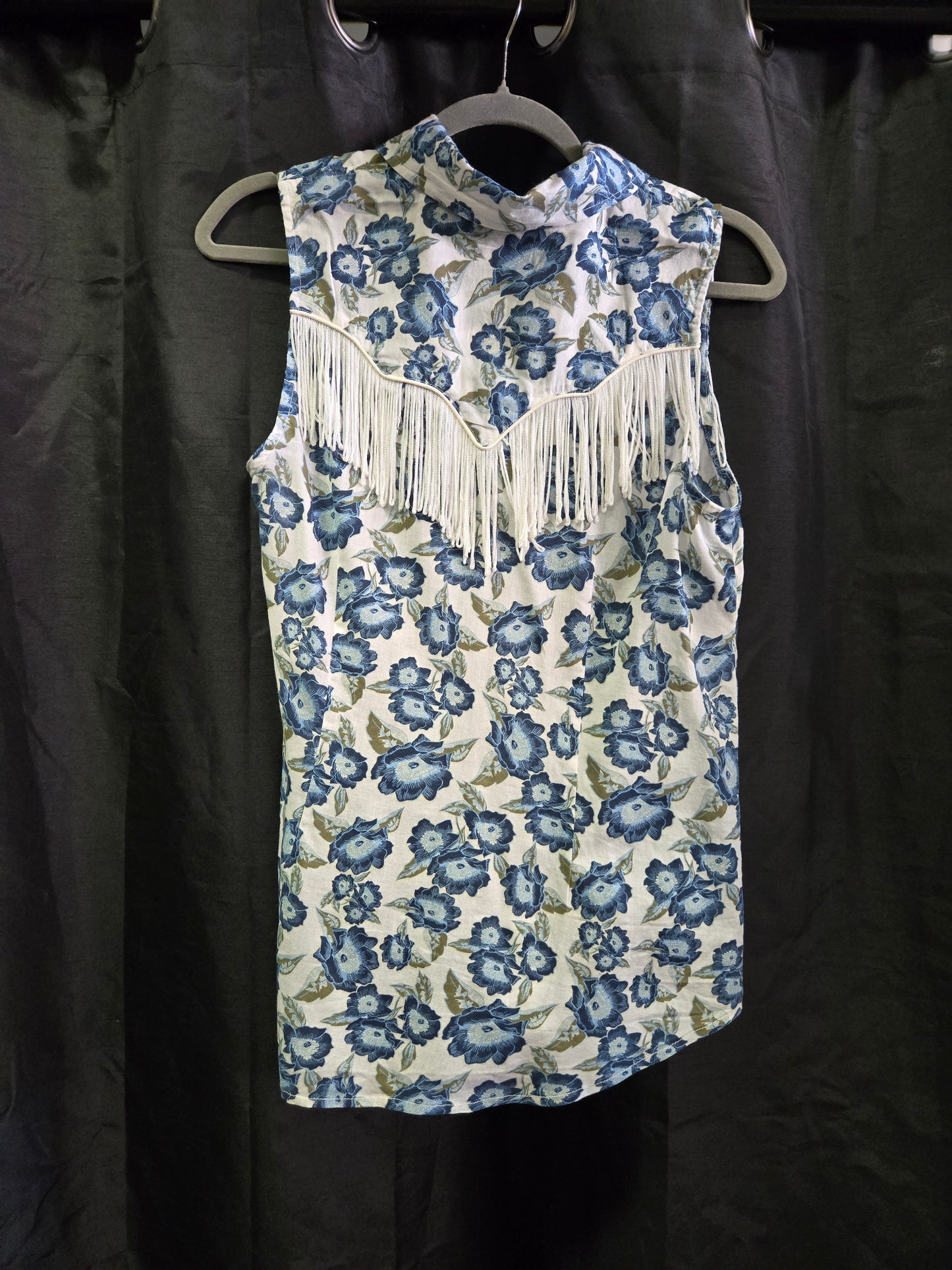 Sleeveless Floral Fringed Shirt