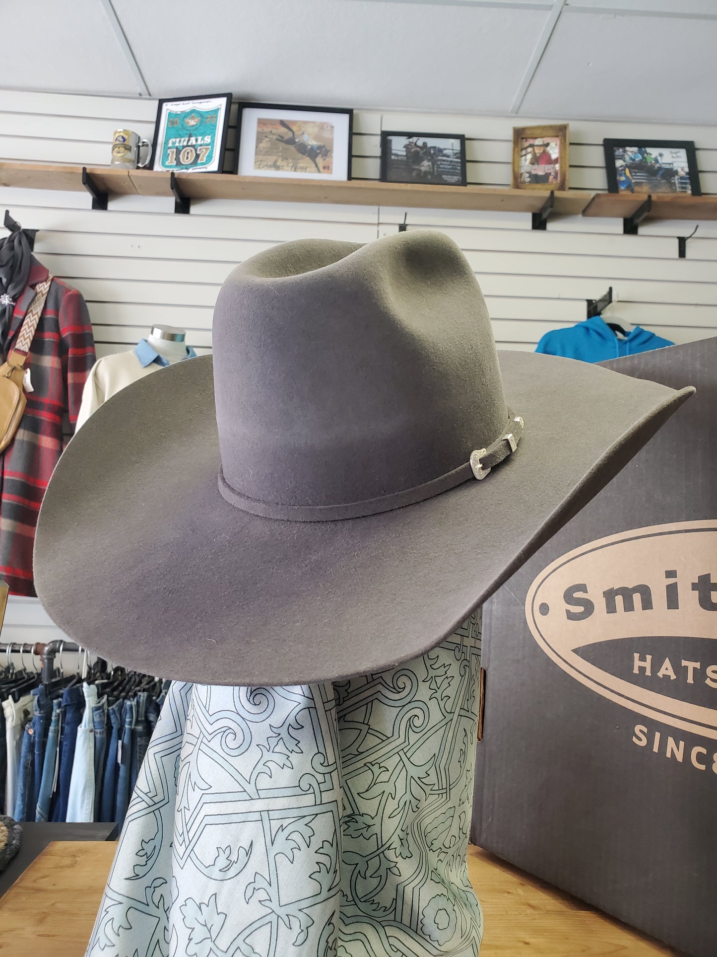 Like NEW Grey Seratelli Felt Hat