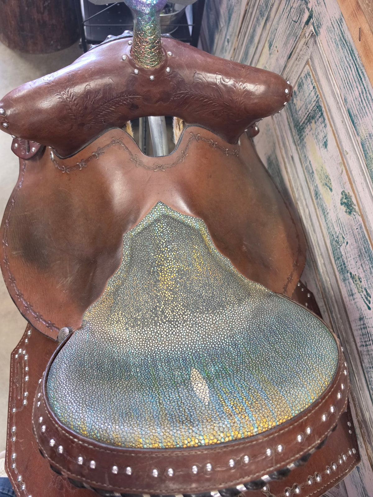 Diamond Cross Barrel Saddle (15)