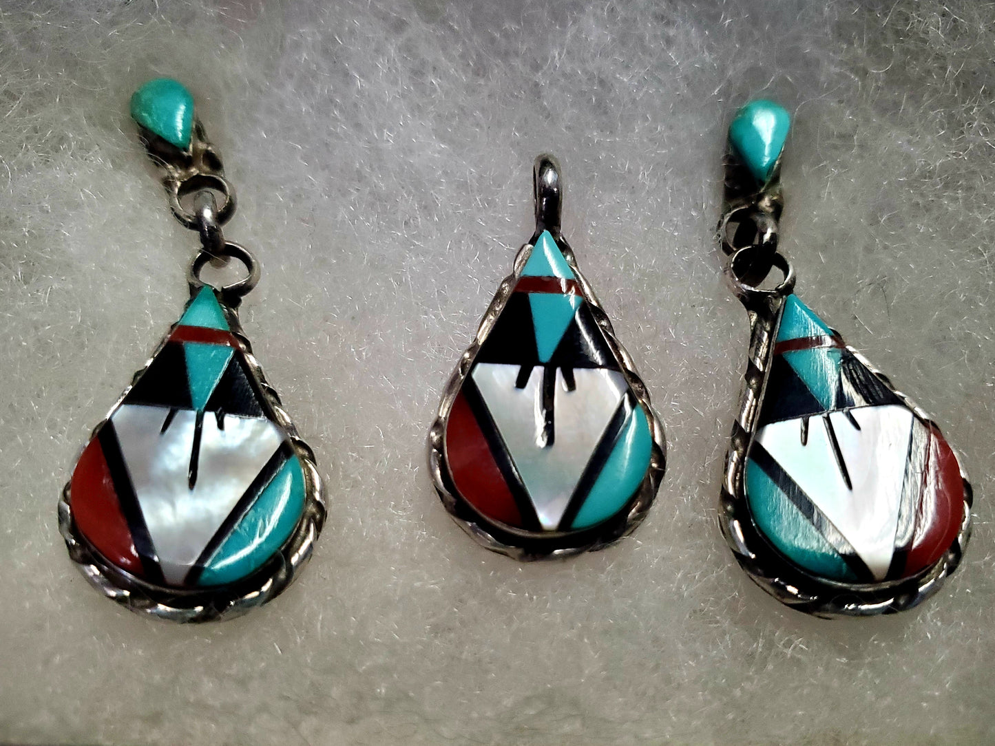 Zuni Drop Earrings & Pendant              (3 pc)