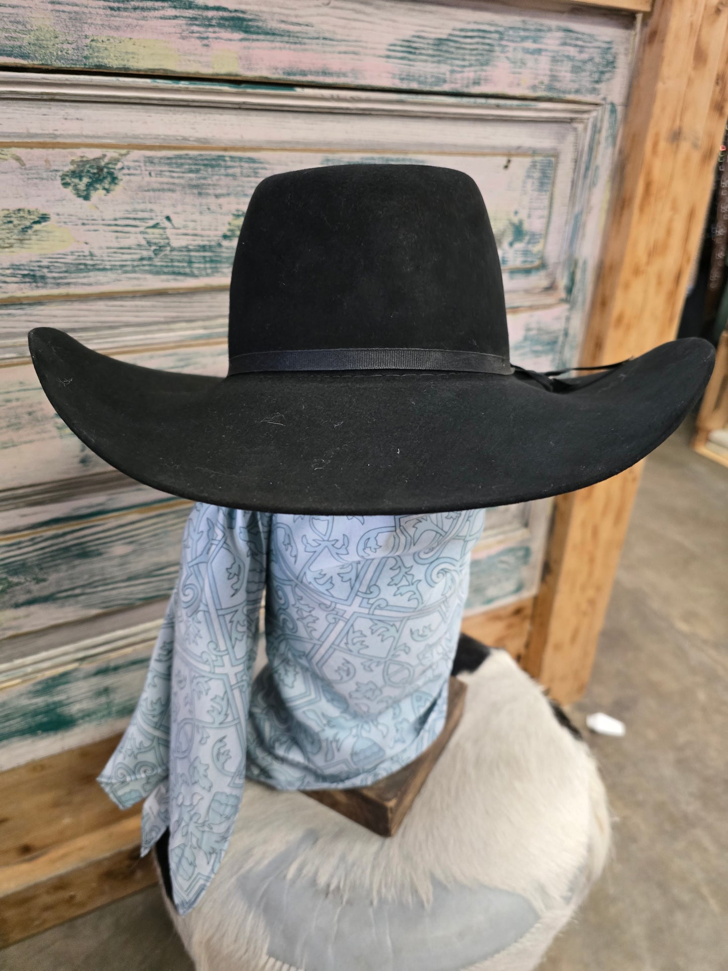 Black Felt Seratelli