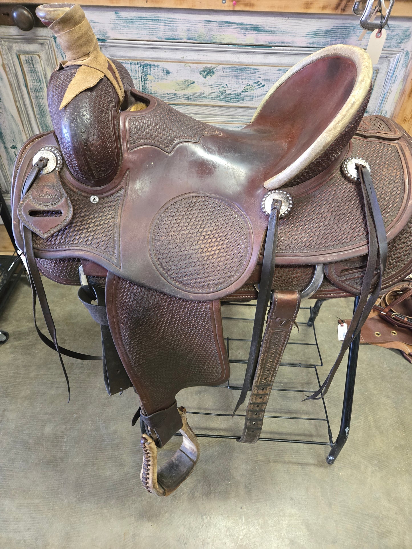 Teskey's All Round (15.5)                    Ranch Saddle