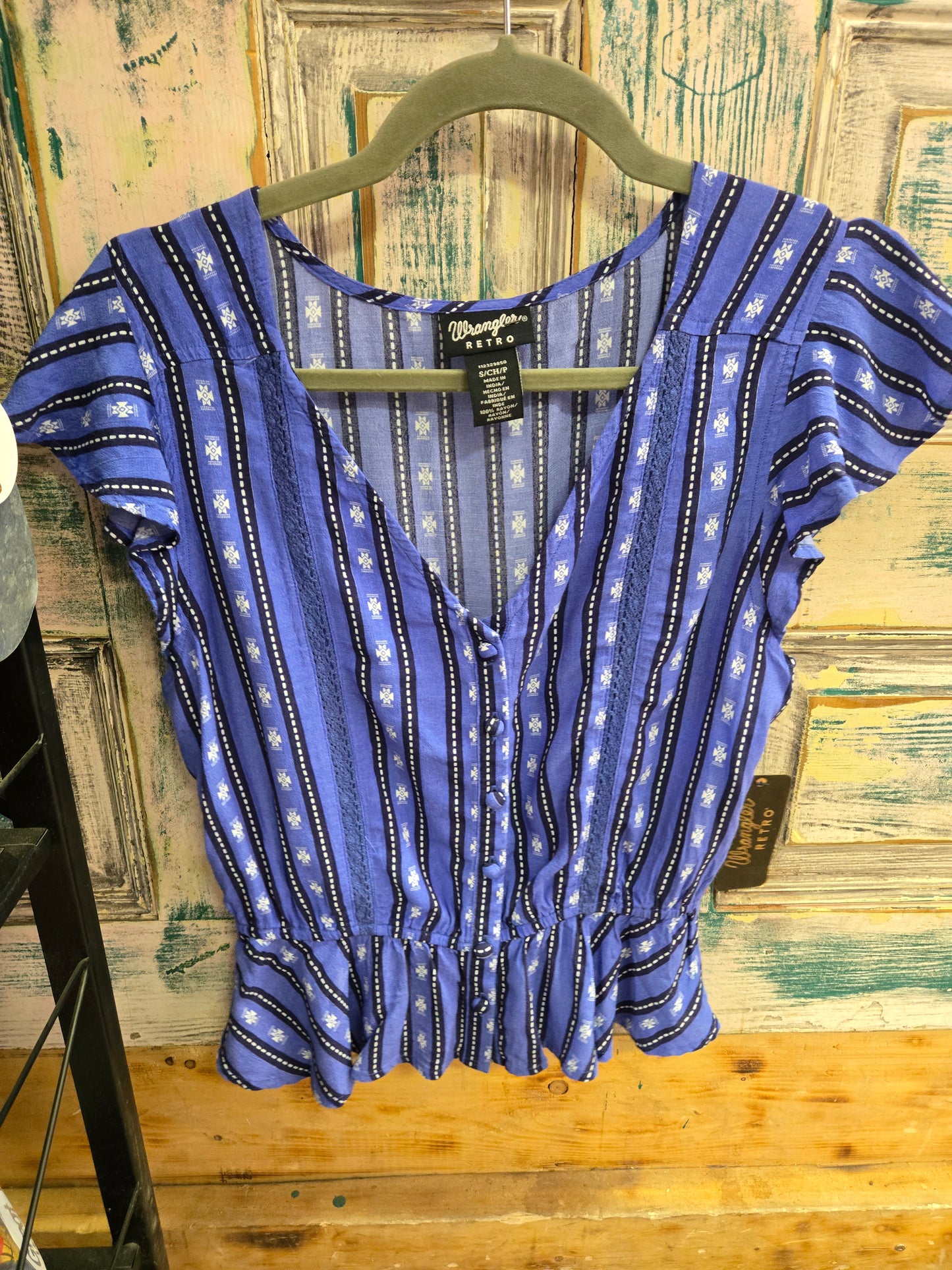NEW Wrangler Purple Aztec                      Blouse