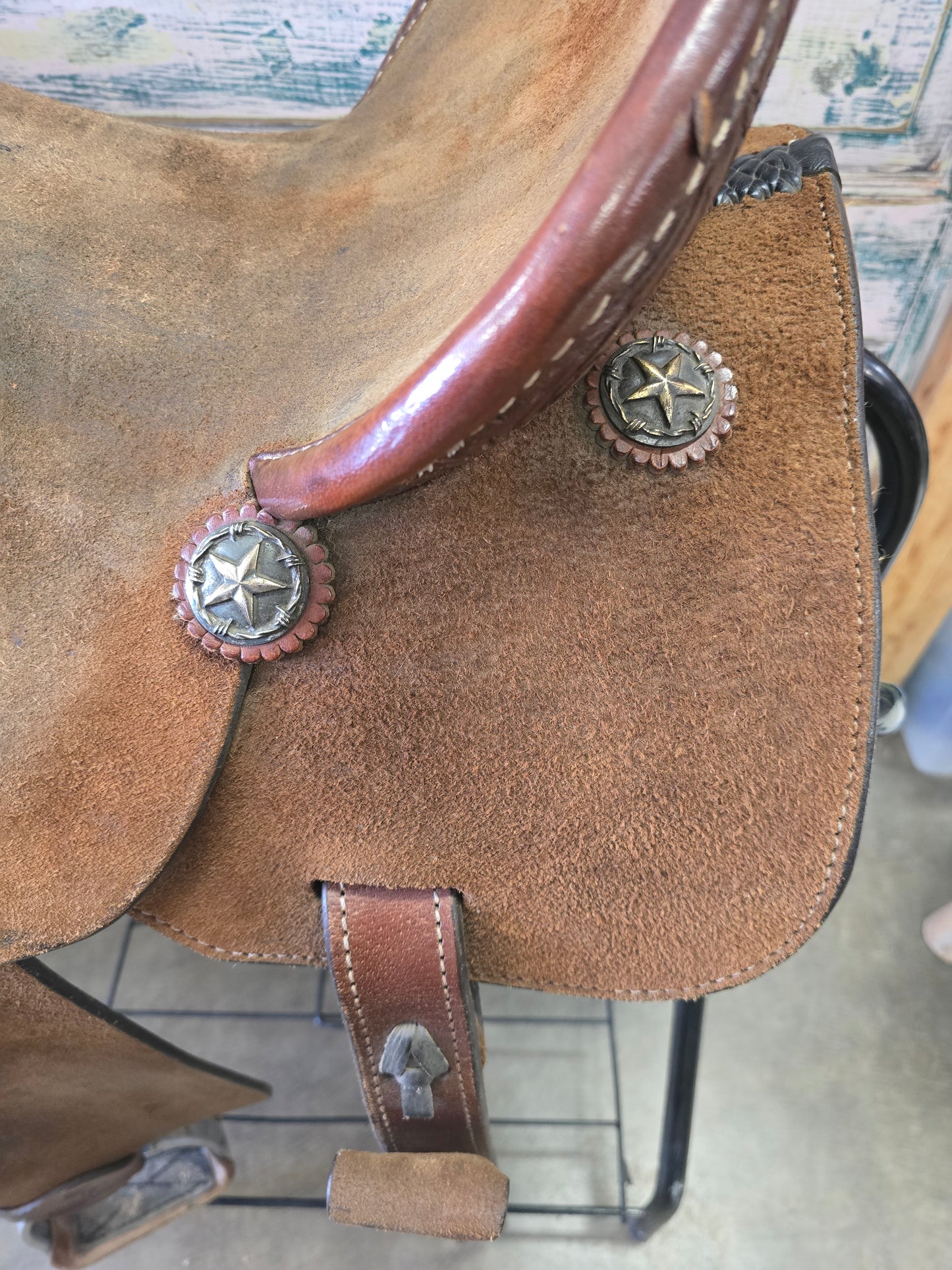 Seven Barrel Saddle (14.5 Inch)