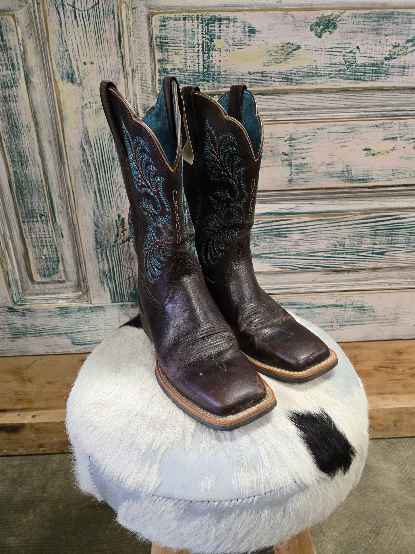 Brown Sq. Toe Boot                            Turq Stitching